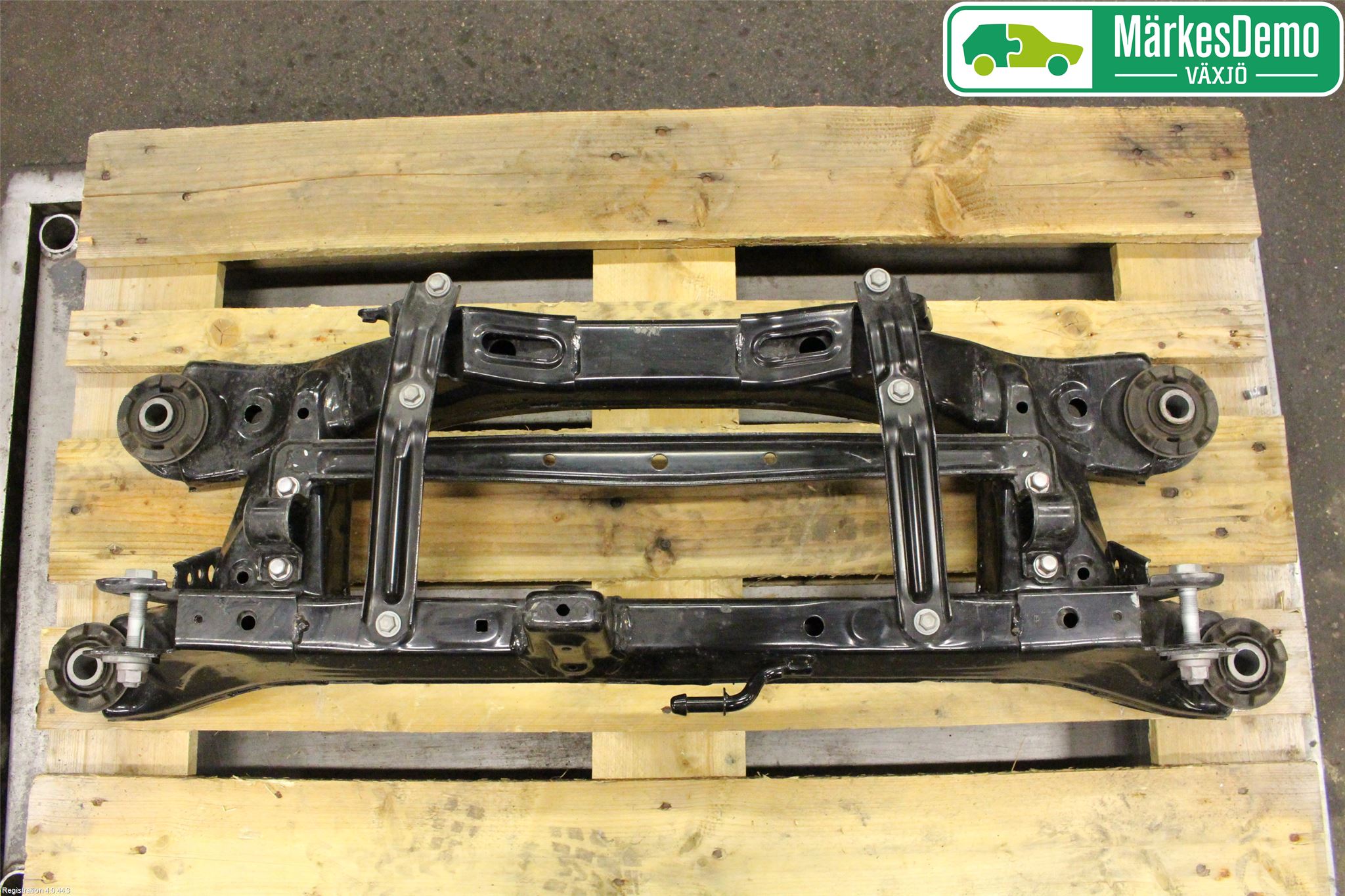 Toyota AURIS 13-19 Bakaksel Feste Travers-Ramme
