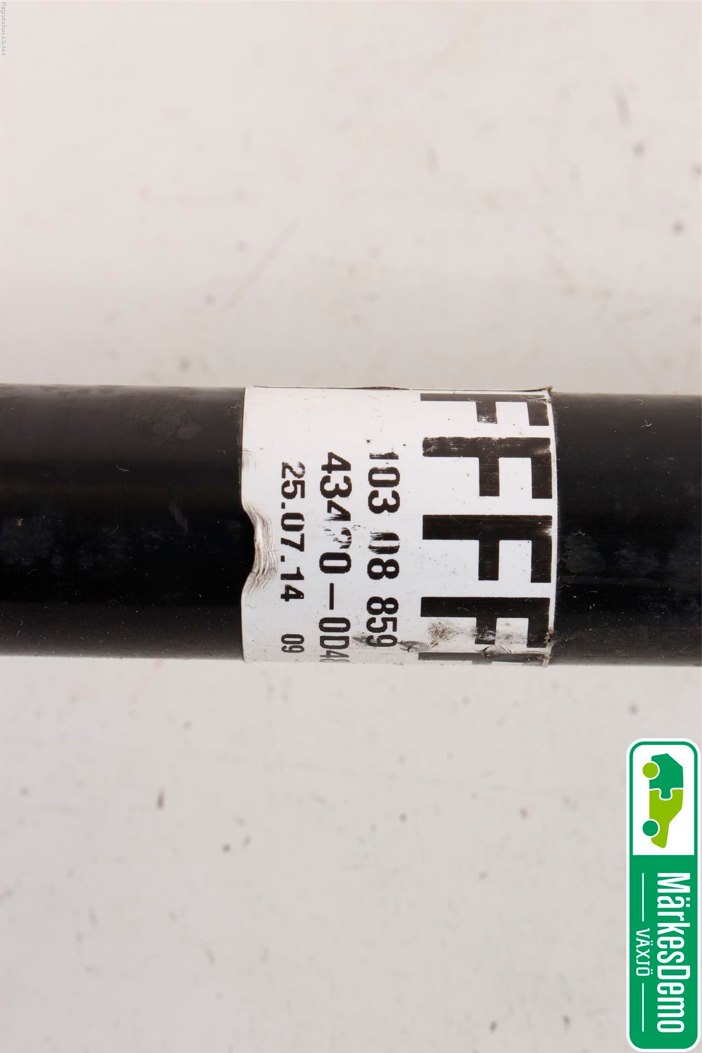 Toyota YARIS XP130 15-20 Drivaksel Foran Kompl Venstre