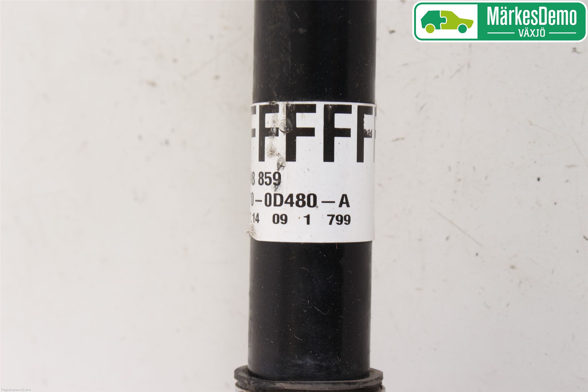 Toyota YARIS XP130 15-20 Drivaksel Foran Kompl Venstre