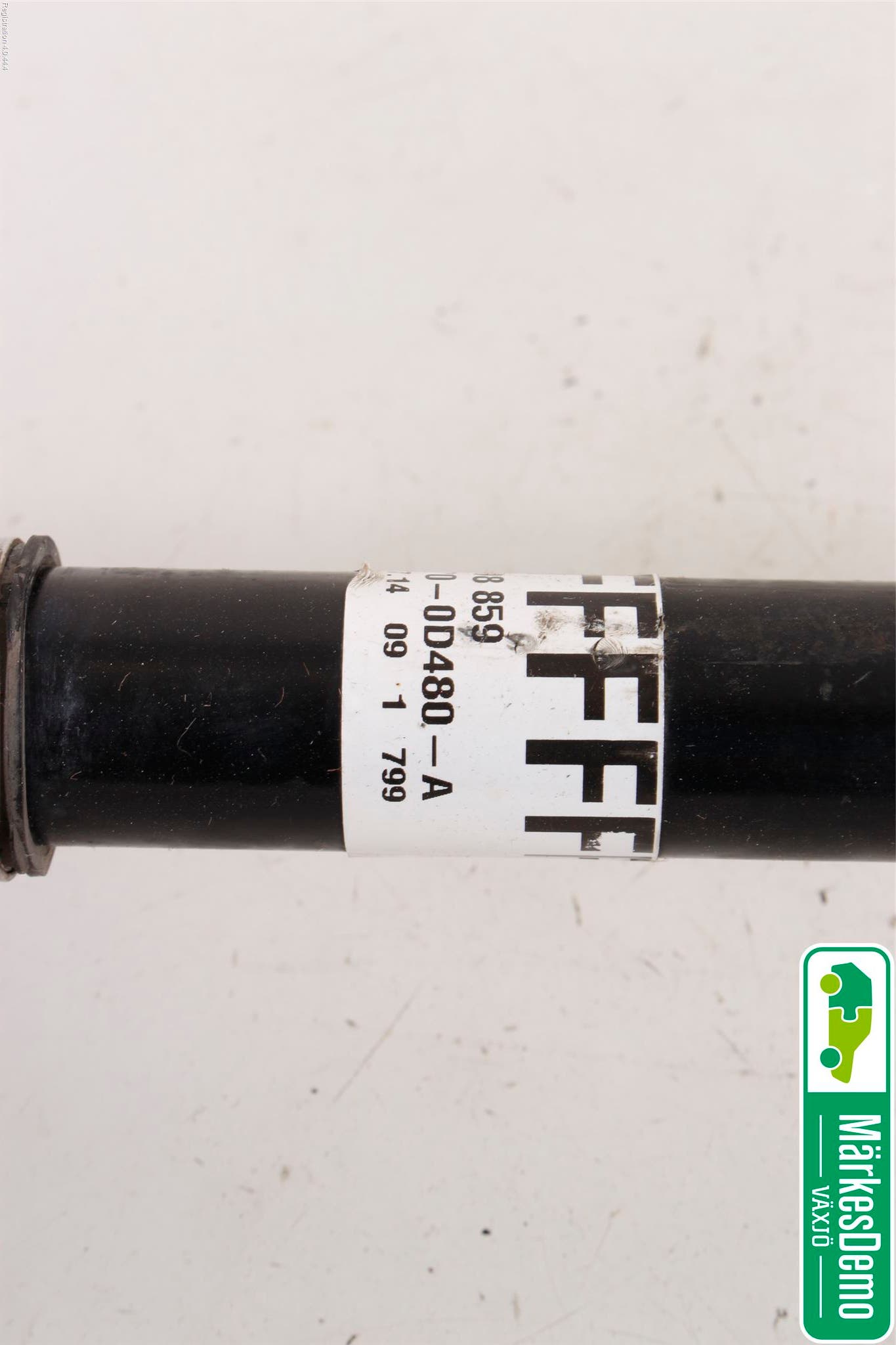 Toyota YARIS XP130 15-20 Drivaksel Foran Kompl Venstre