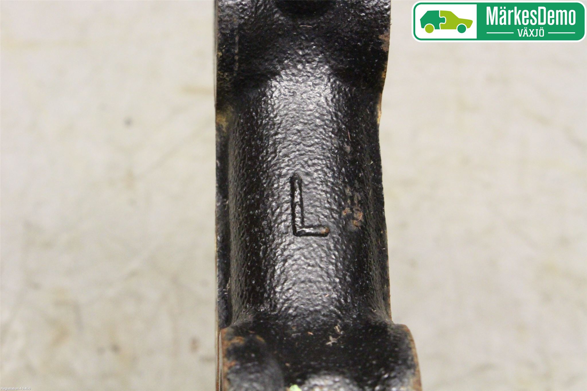 Toyota AURIS 13-19 Spindel Vf