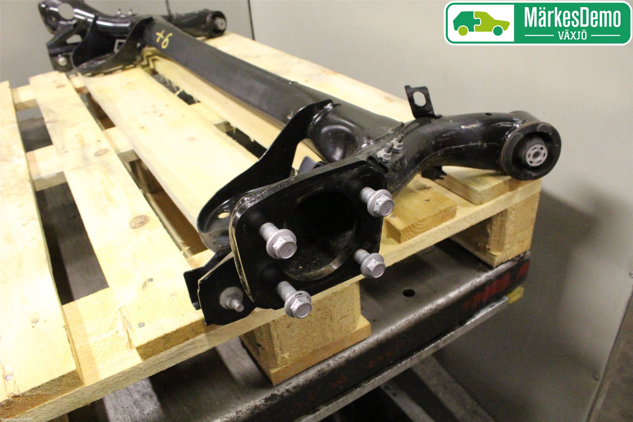Toyota YARIS XP130 15-20 Bakaksel Feste Travers-Ramme