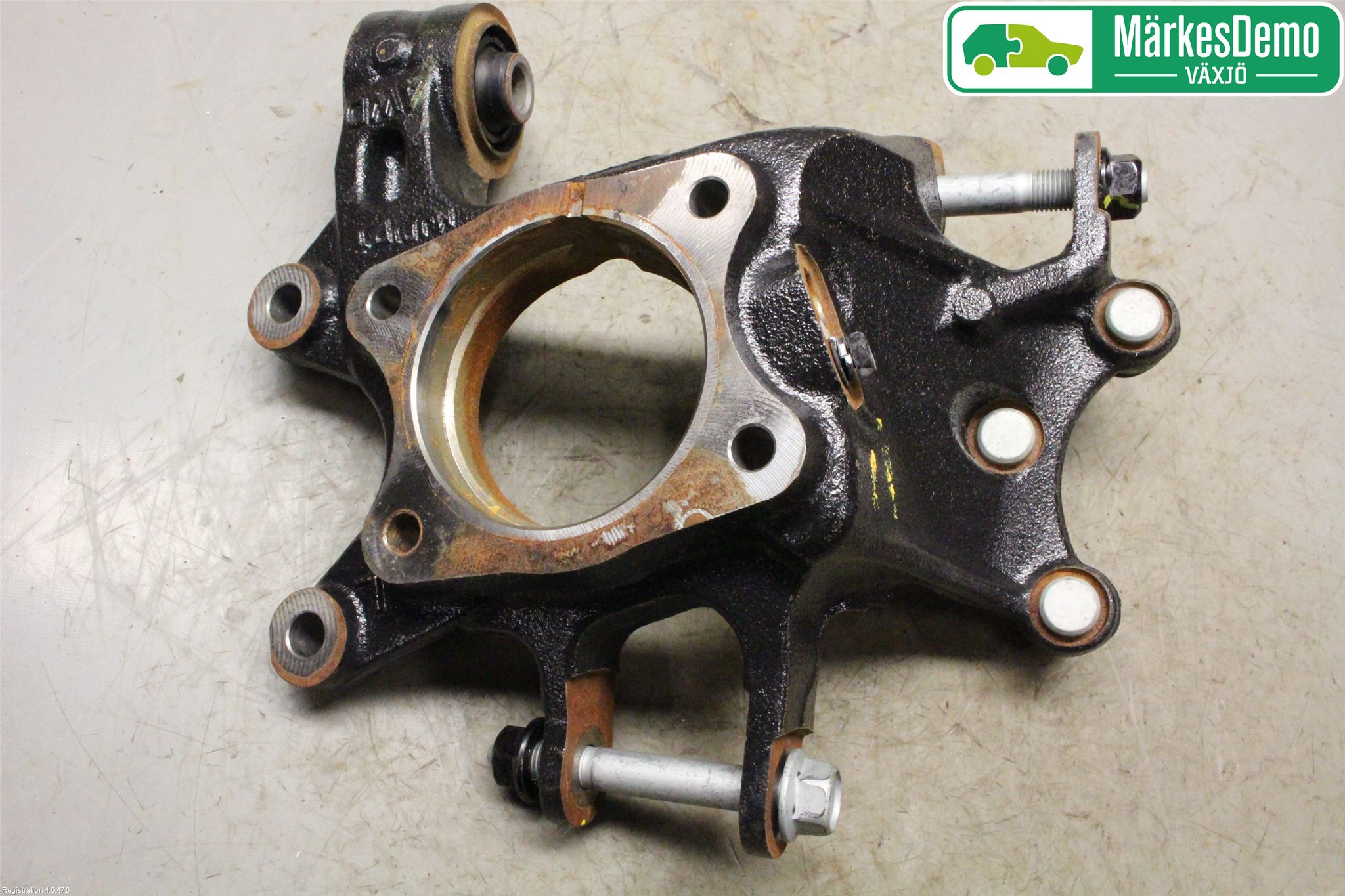 Hyundai TUCSON 05- Spindel Vb