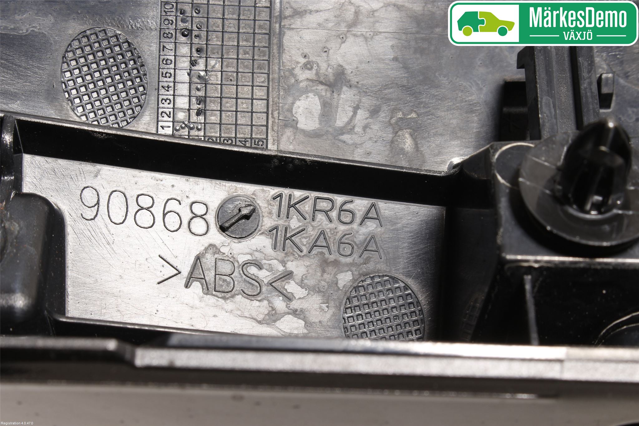 Nissan JUKE 10-14 Refleksplate - Skiltplate