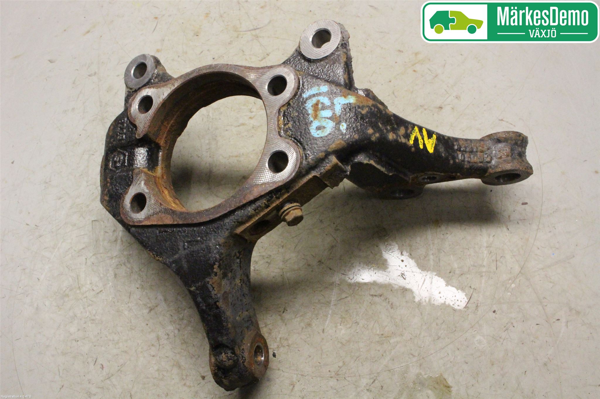 Toyota AVENSIS 16-18 Spindel Vf