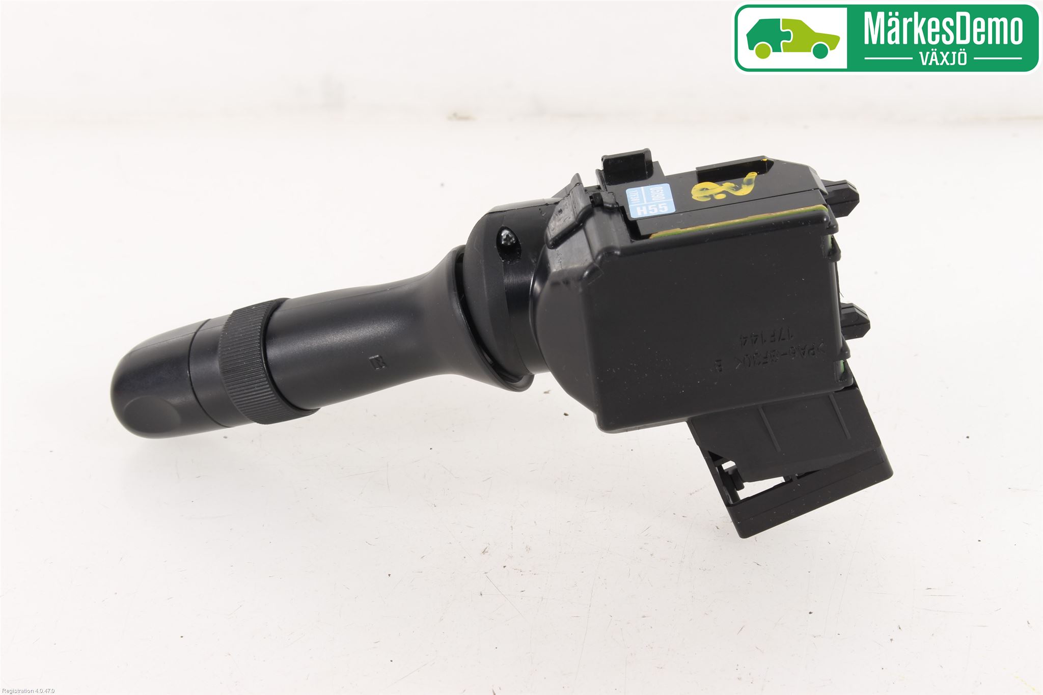 Toyota AVENSIS 16-18 Bryter Ratt Visker - Spyler
