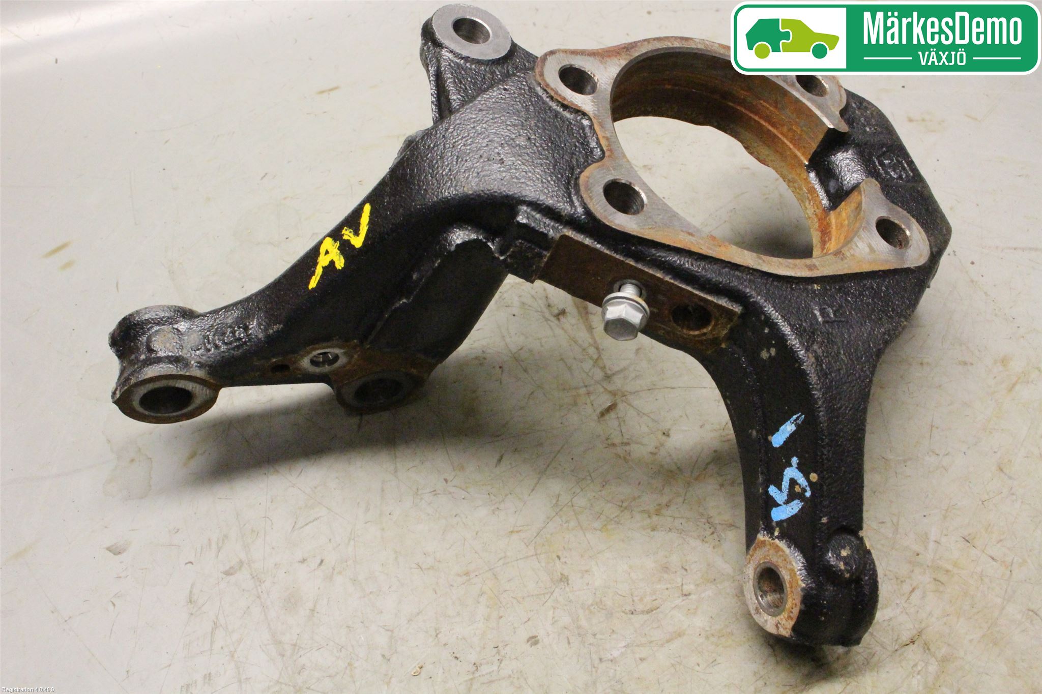 Toyota AURIS 13-19 Spindel Hf