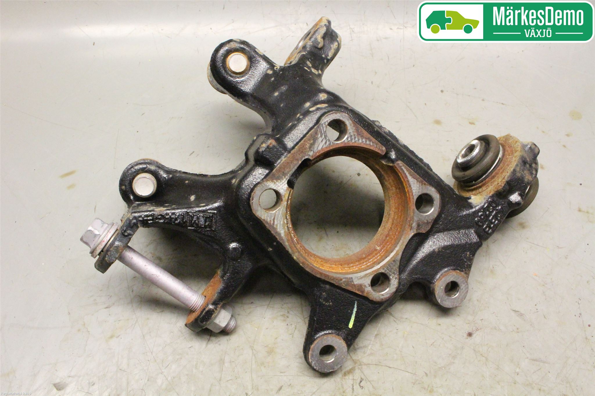 Toyota AURIS 13-19 Spindel Hb