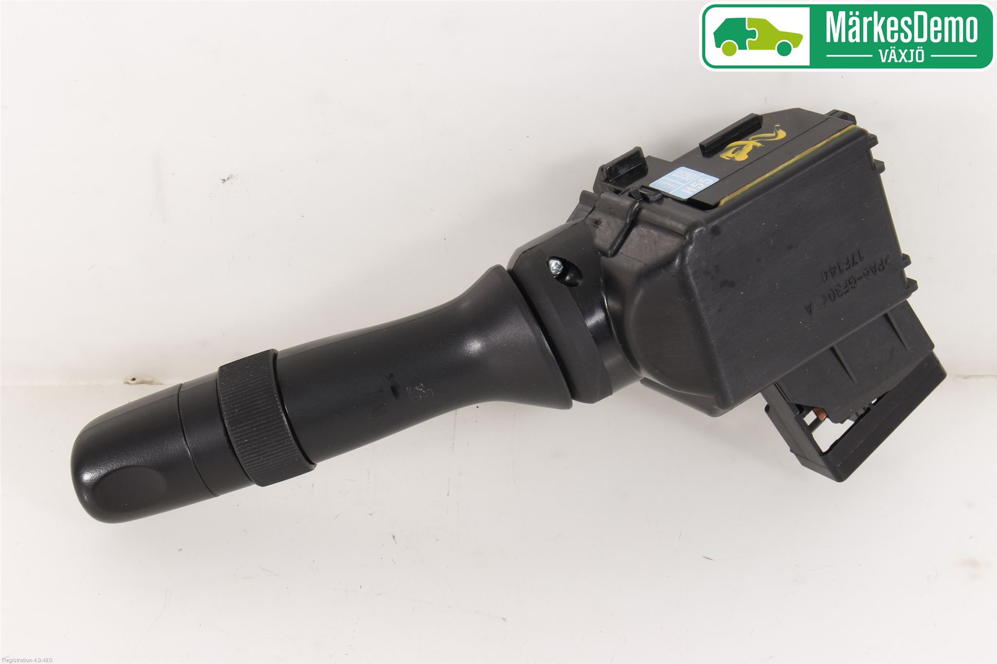 Toyota AVENSIS 16-18 Bryter Ratt Visker - Spyler