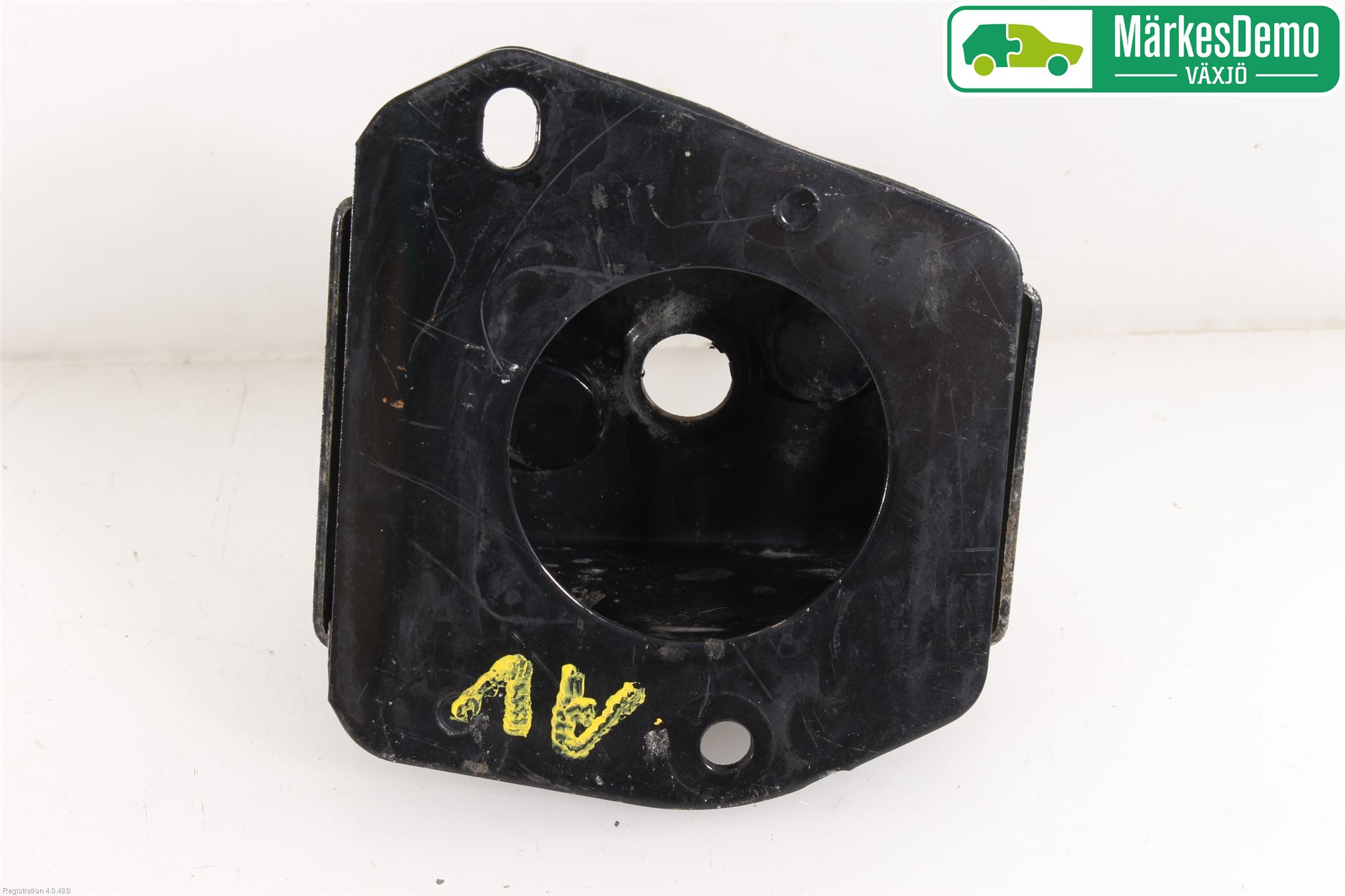 Toyota PRIUS NWH20 04-08 Støtfanger Bak Feste