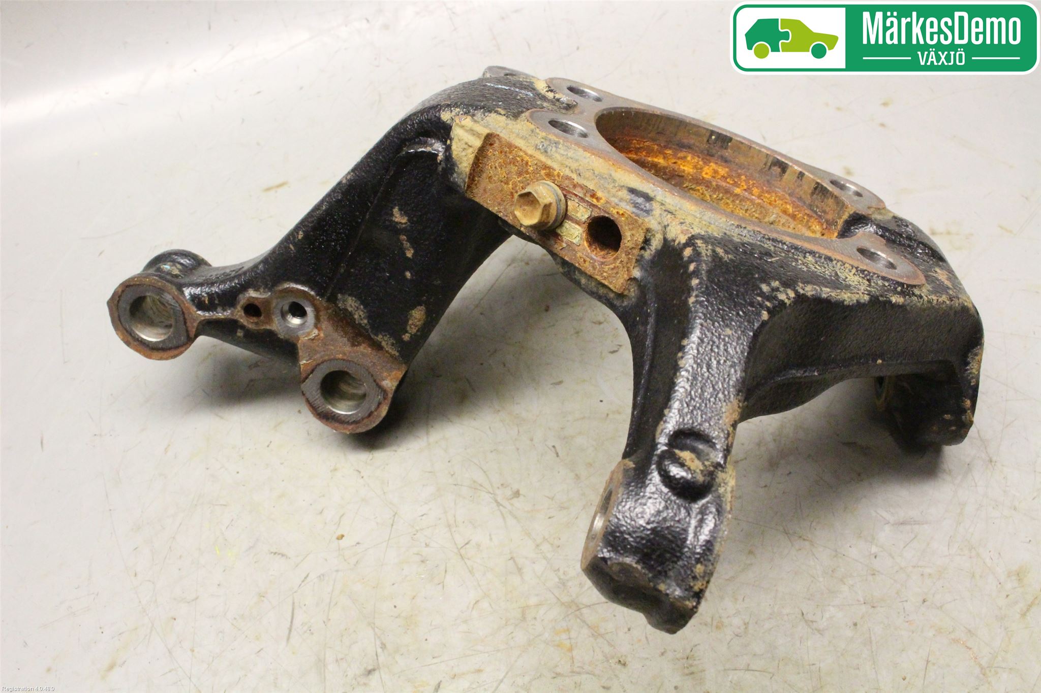 Toyota AURIS 13-19 Spindel Hf