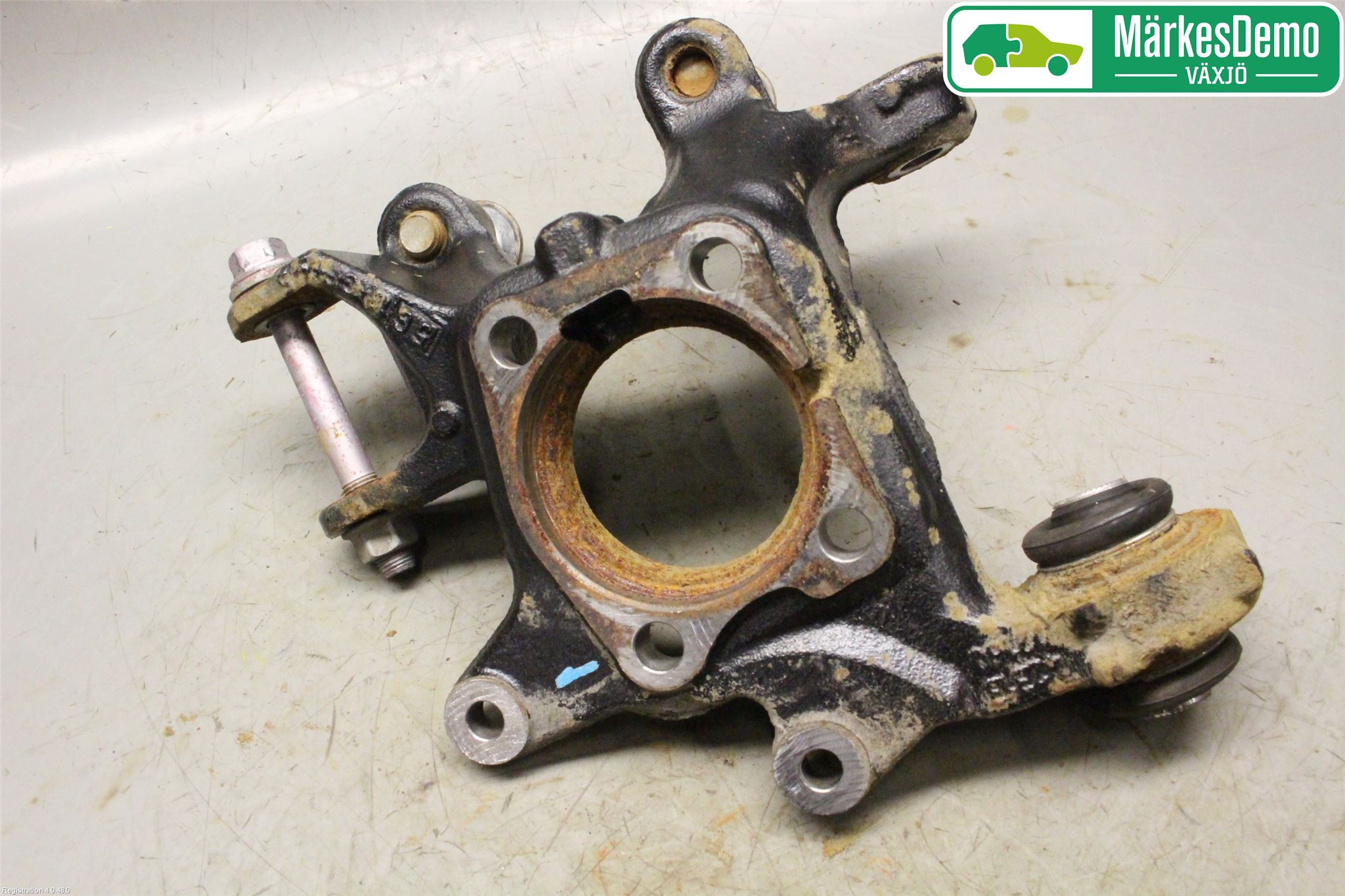 Toyota AURIS 13-19 Spindel Hb