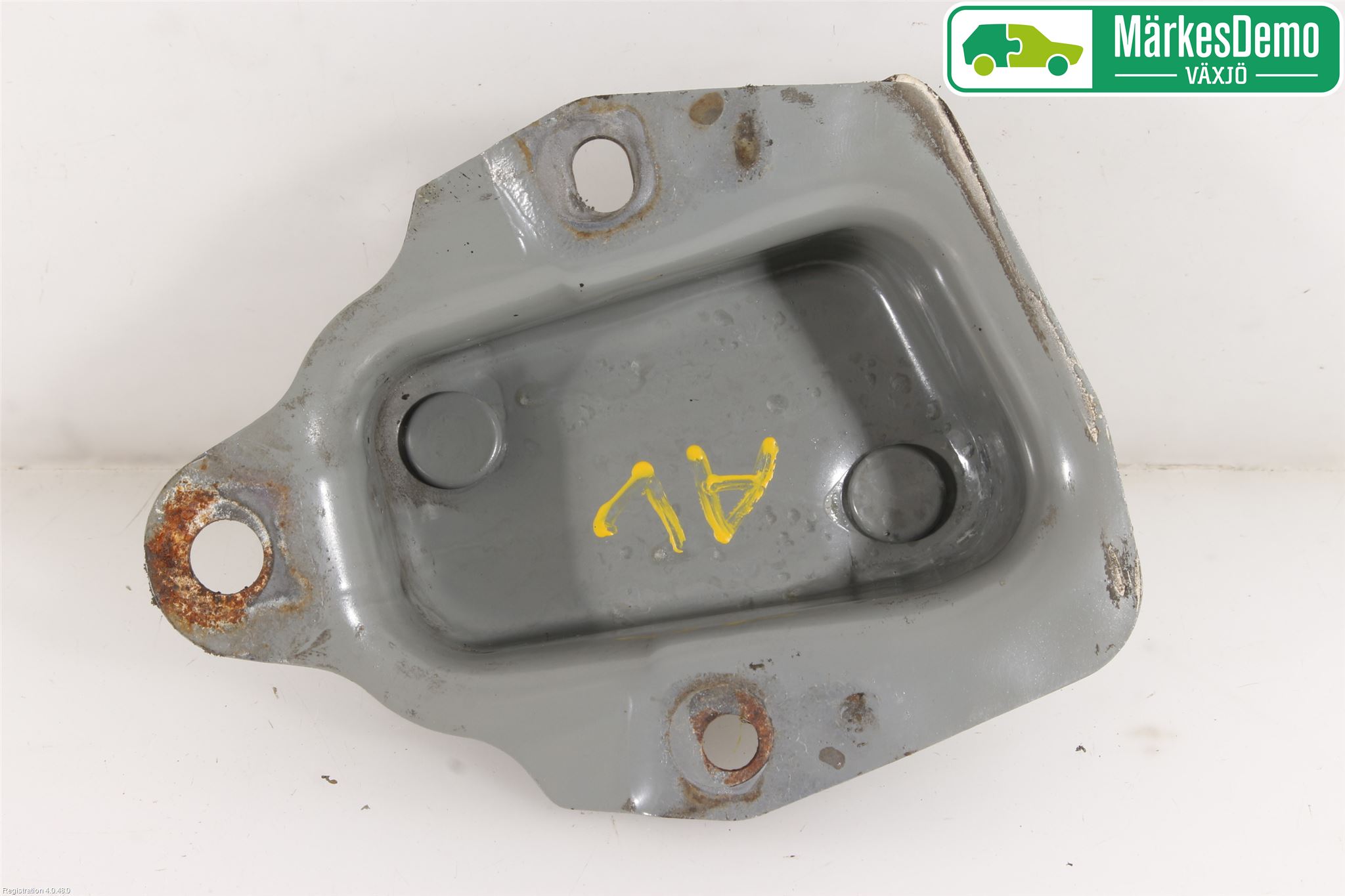Toyota COROLLA VERSO 02-04 Støtfanger Bak Feste