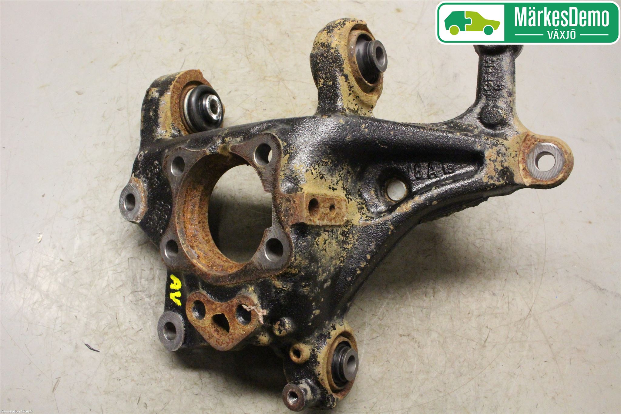 Toyota C-HR 16-23 Spindel Vb
