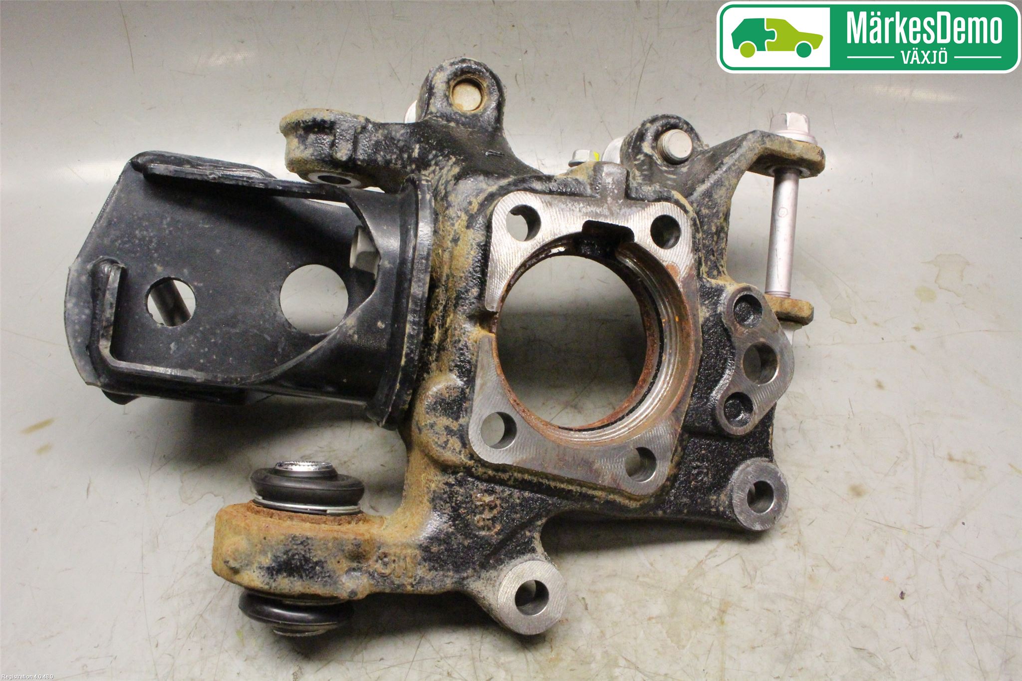Toyota RAV4 13-18 Spindel Vb