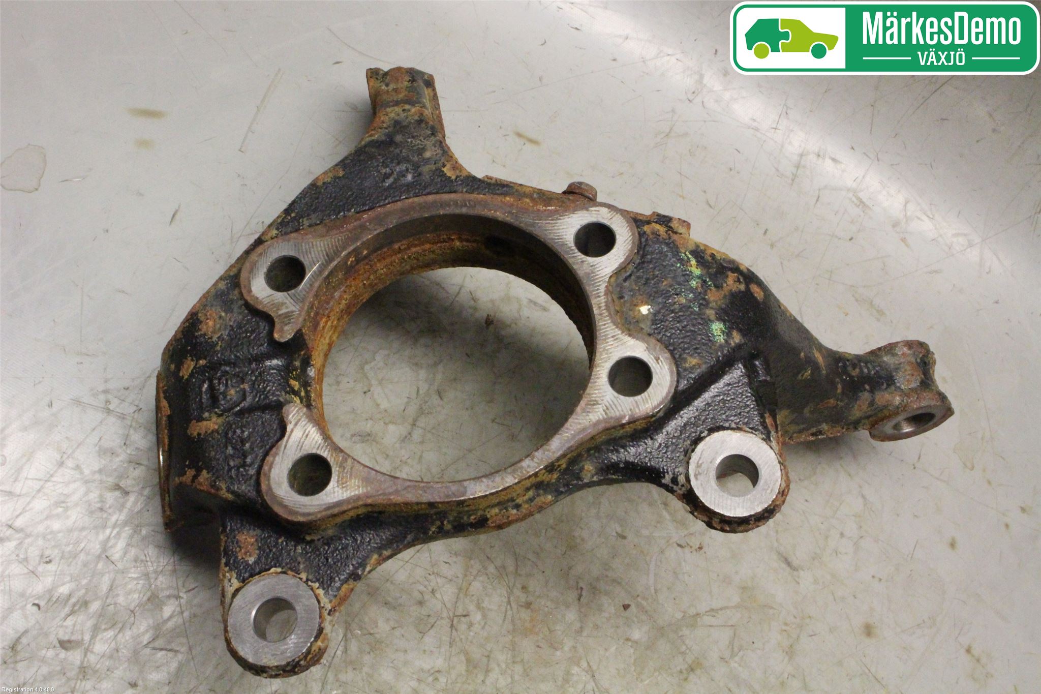Toyota AURIS 13-19 Spindel Hf