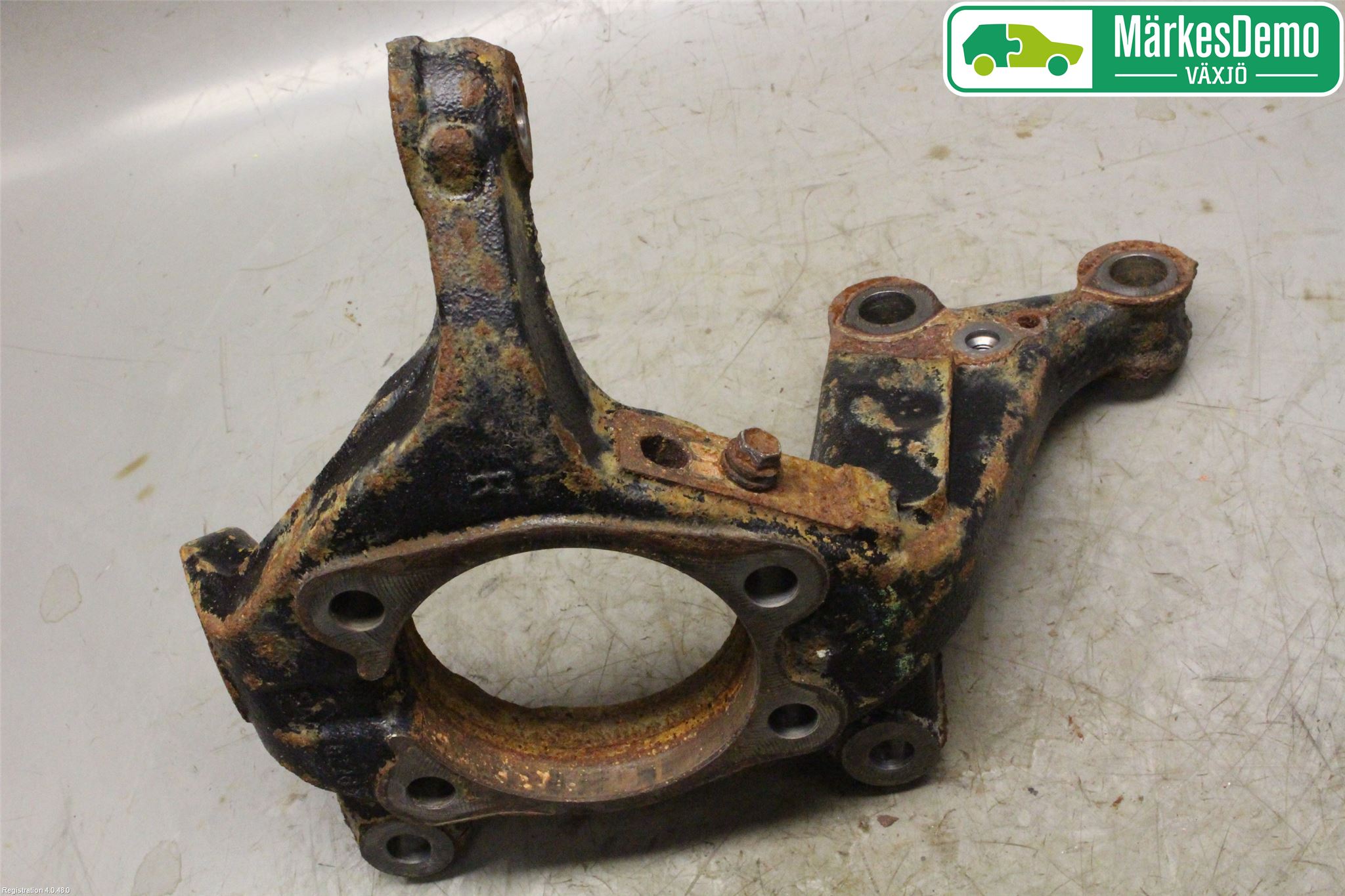 Toyota AURIS 13-19 Spindel Hf