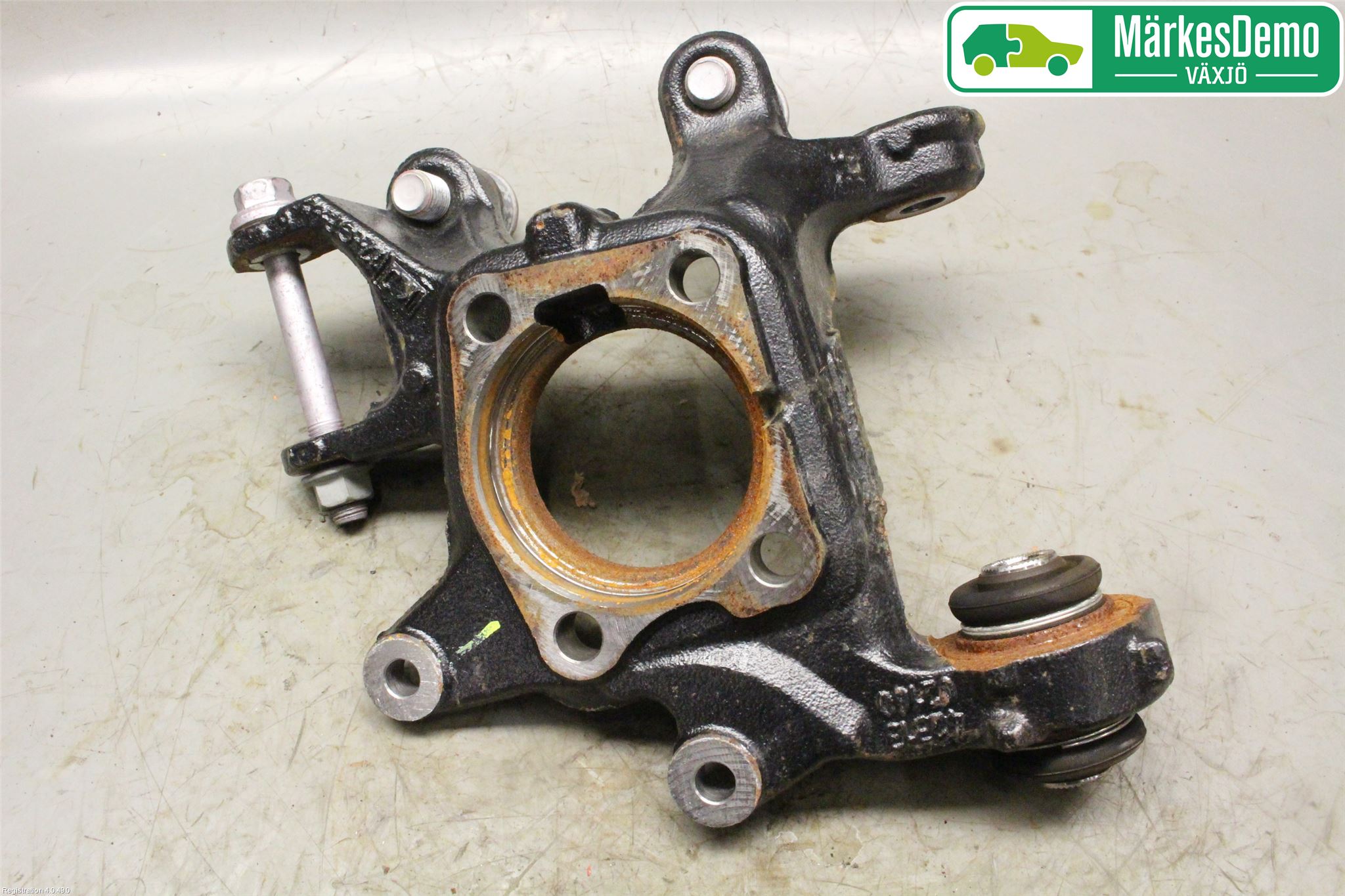 Toyota AURIS 13-19 Spindel Hb