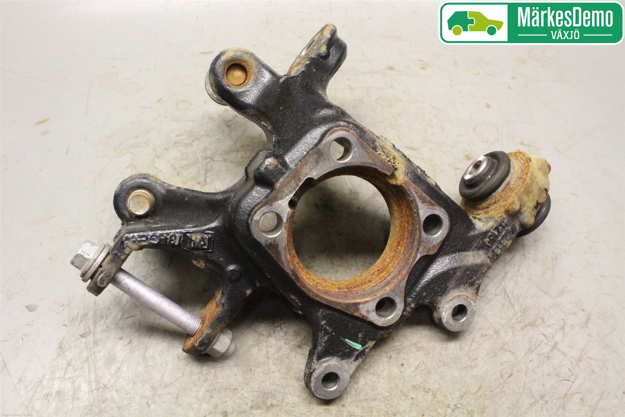 Toyota AURIS 13-19 Spindel Hb