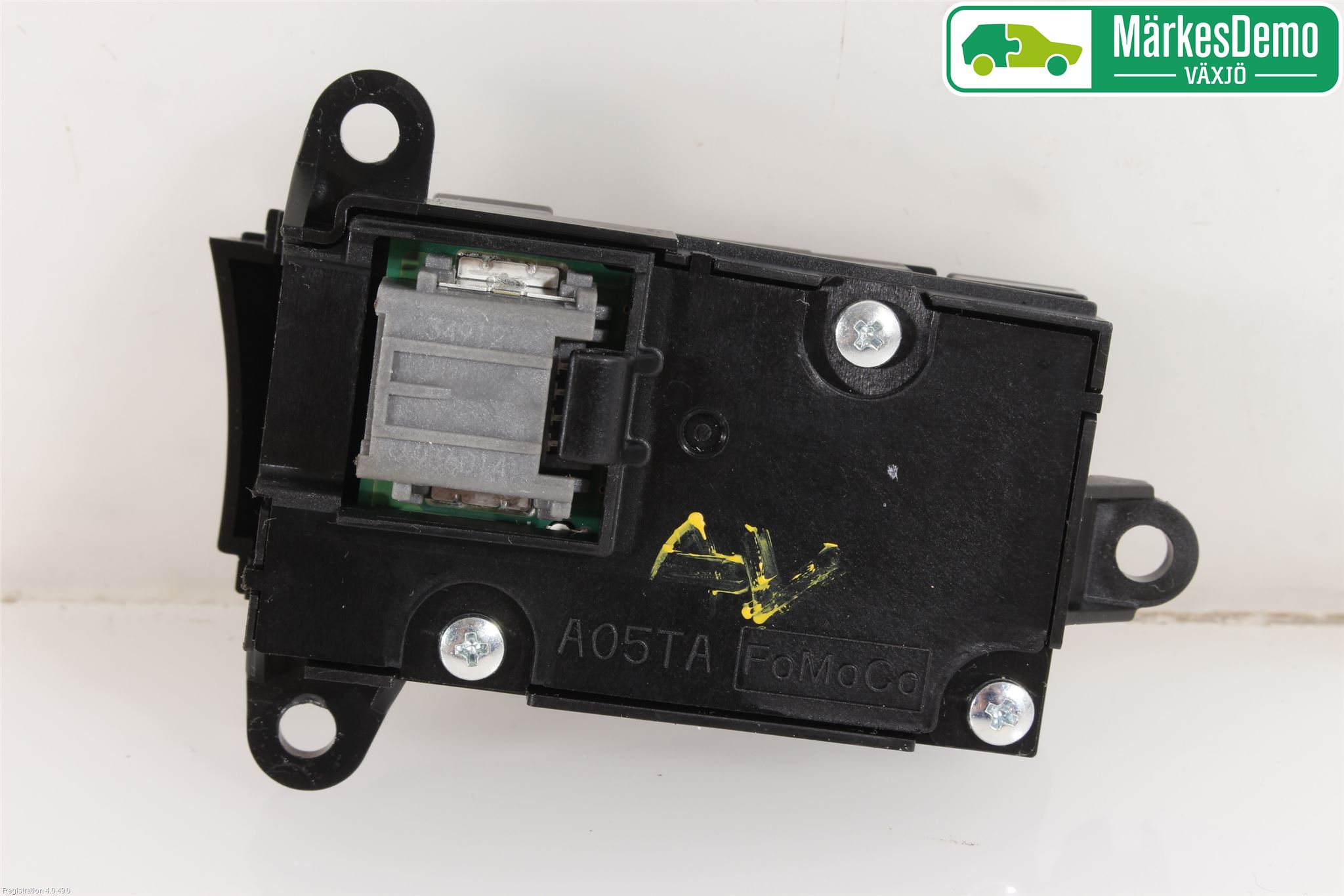 Ford MUSTANG VI 15-22 Bryter Ratt Radio-Stereo
