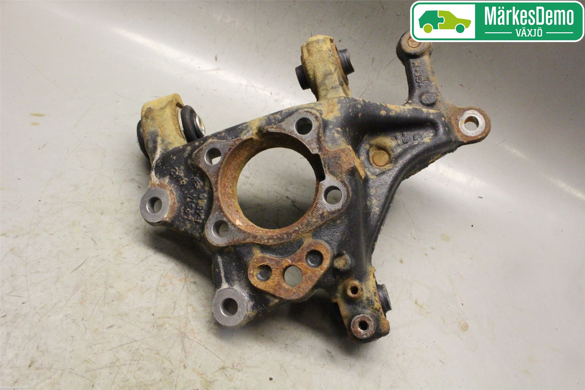 Toyota C-HR 16-23 Spindel Vb
