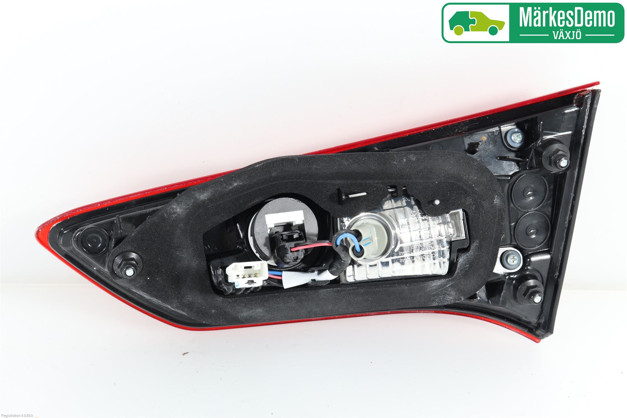 Toyota YARIS XP130 15-20 Baklykt Venstre  På Luke(Indre