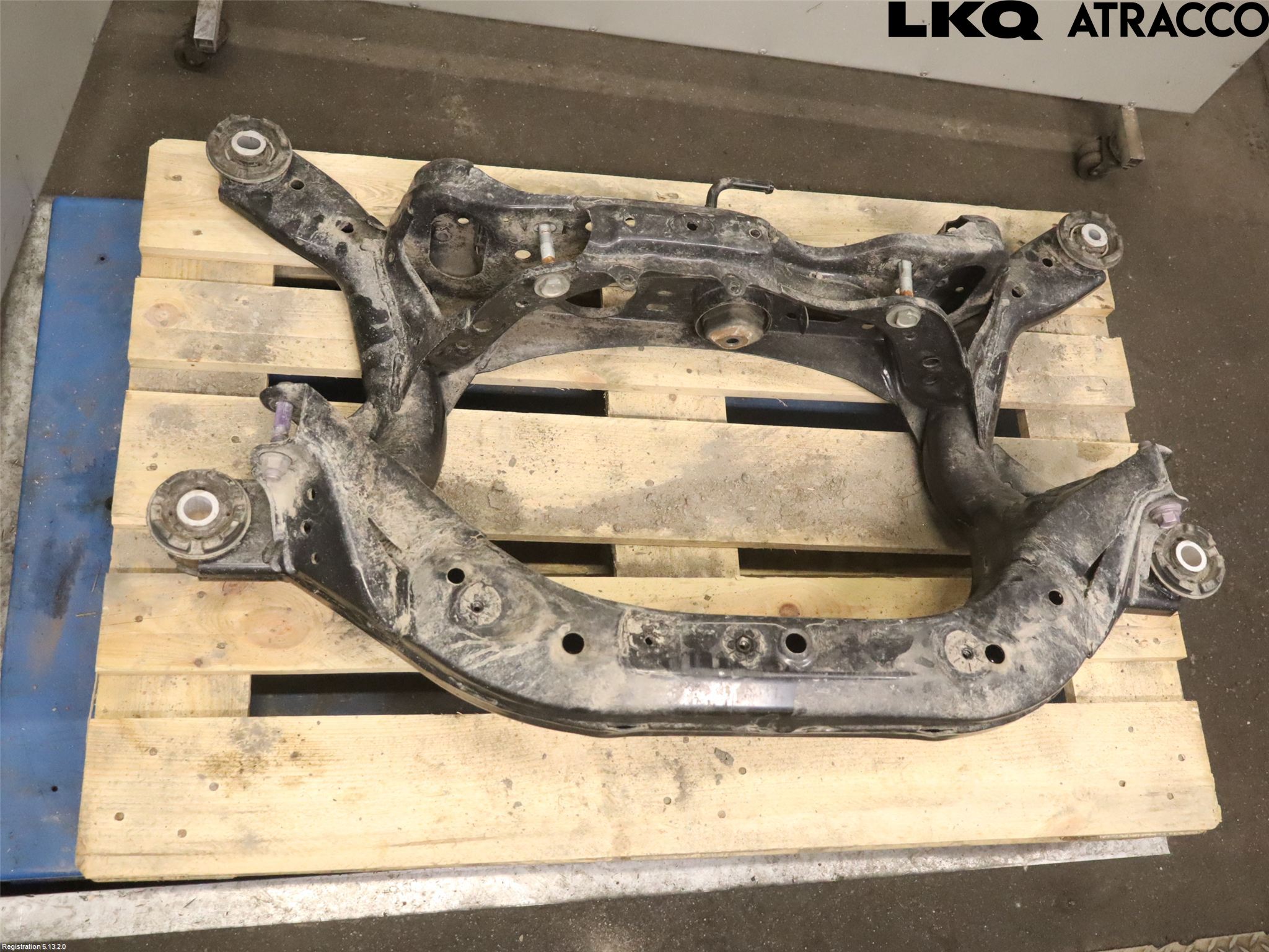 Toyota RAV4 19- Bakaksel Feste Travers-Ramme