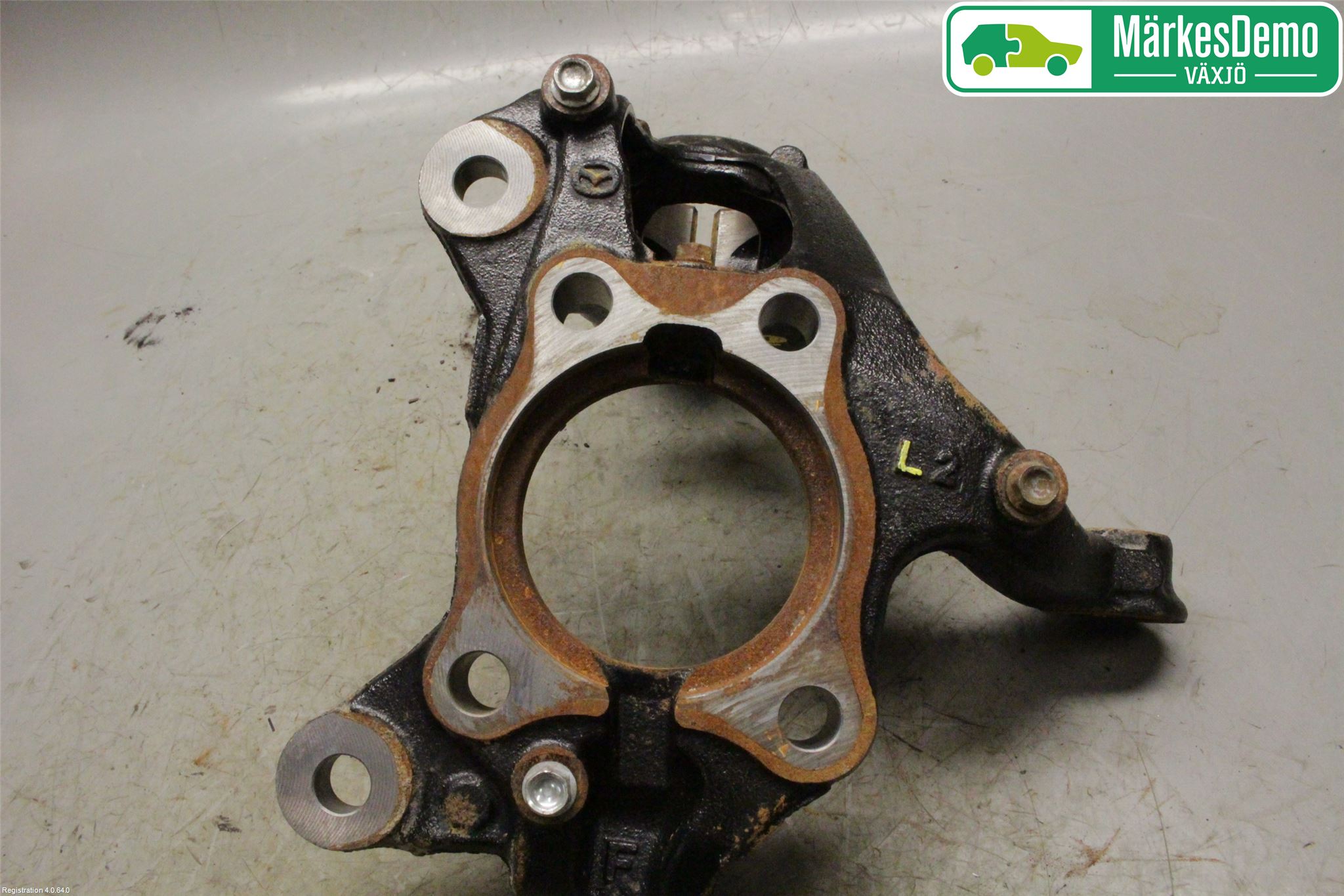 Mazda CX-30 20- Spindel Vf