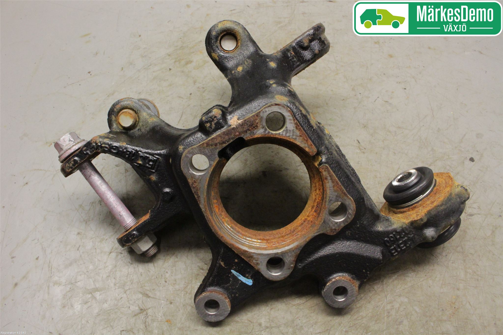 Toyota AURIS 13-19 Spindel Hb