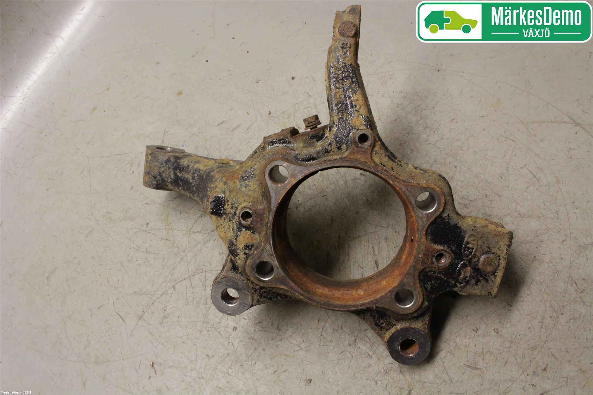 Hyundai TUCSON 05- Spindel Vf