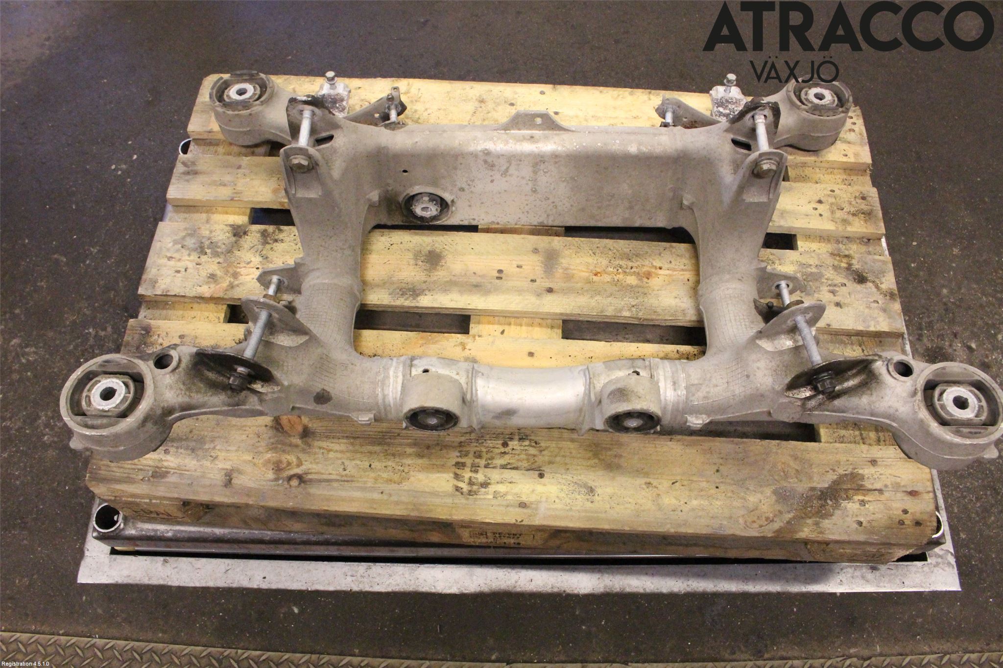 BMW 5 F10/F11/F18 09-17 Bakaksel Feste Travers-Ramme