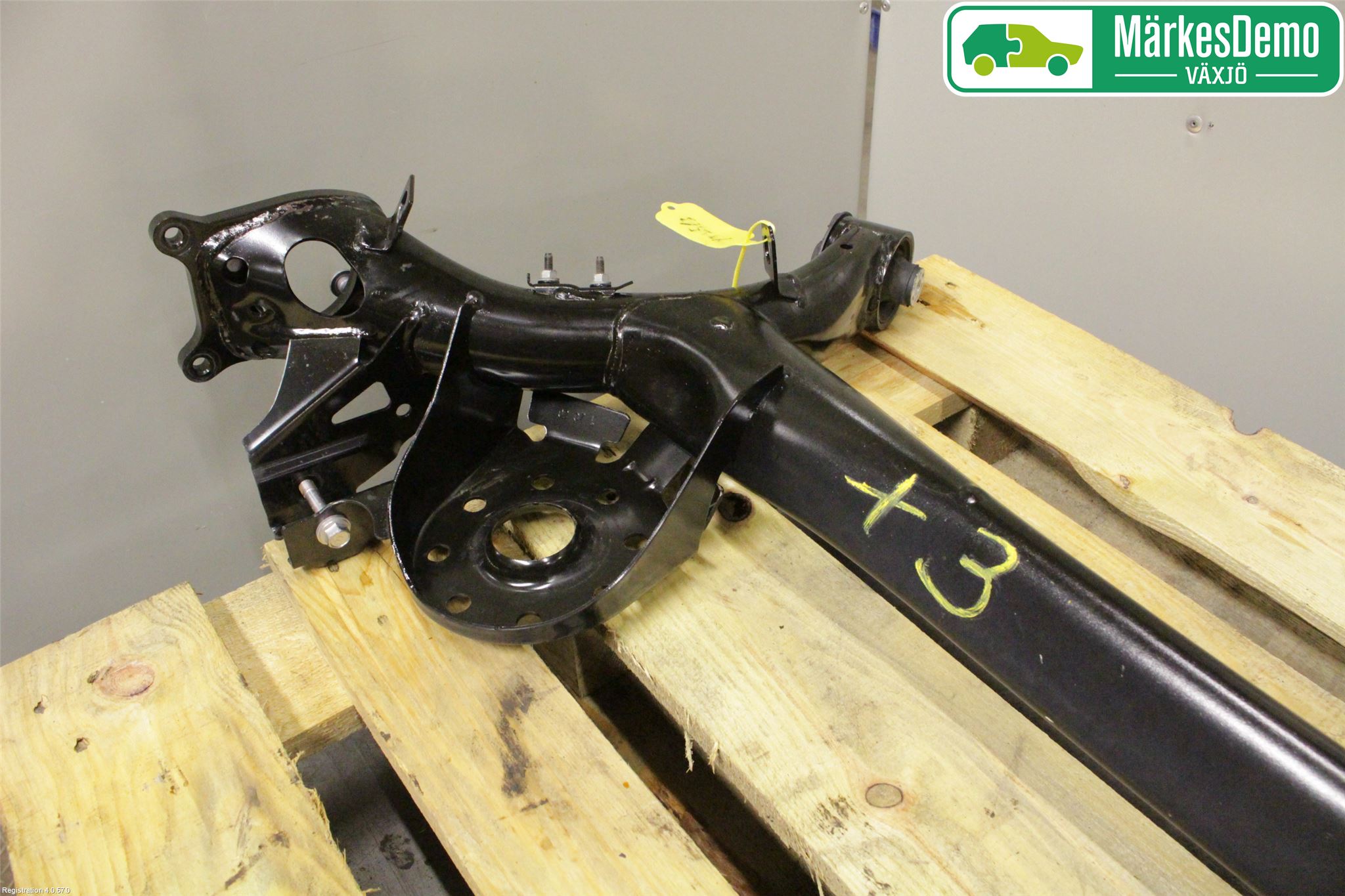 Toyota YARIS XP130 15-20 Bakaksel Feste Travers-Ramme