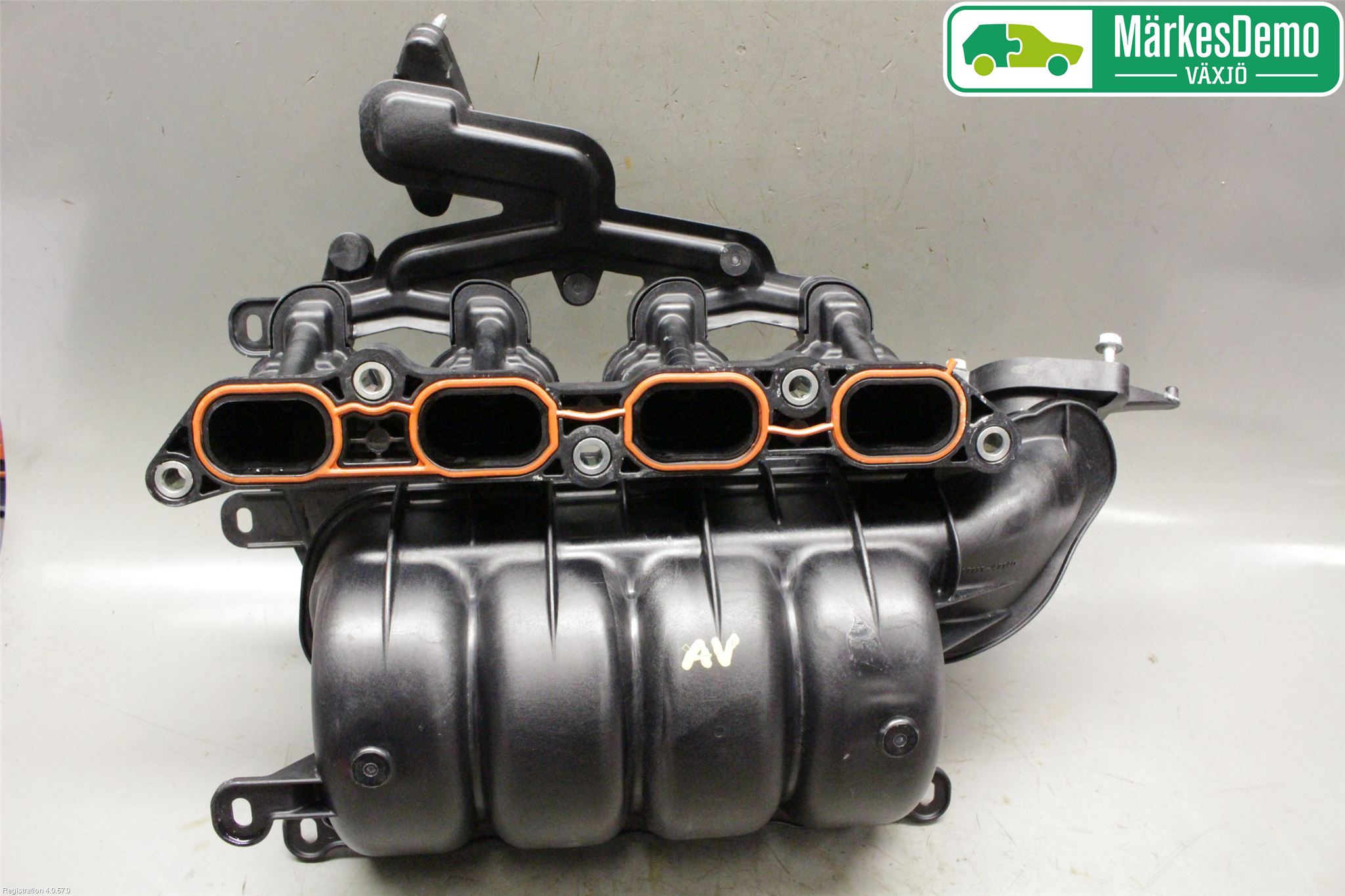 Toyota YARIS XP130 15-20 Innsugningsmanifold