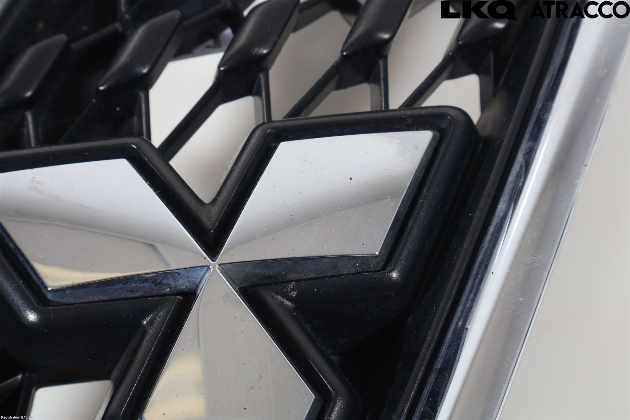 Mitsubishi SPACE STAR 13- Grill Komplett