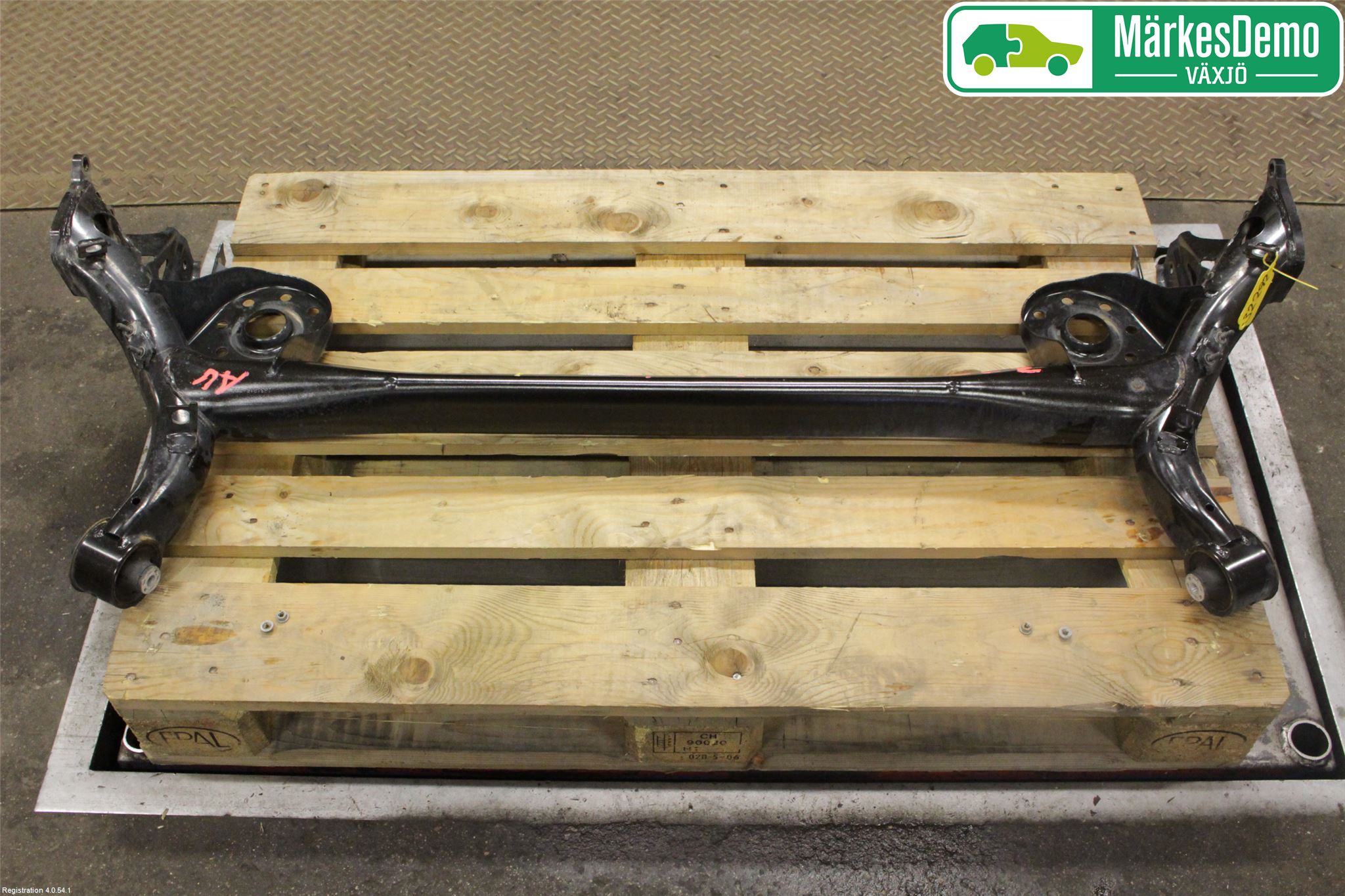Toyota YARIS XP130 15-20 Bakaksel Feste Travers-Ramme