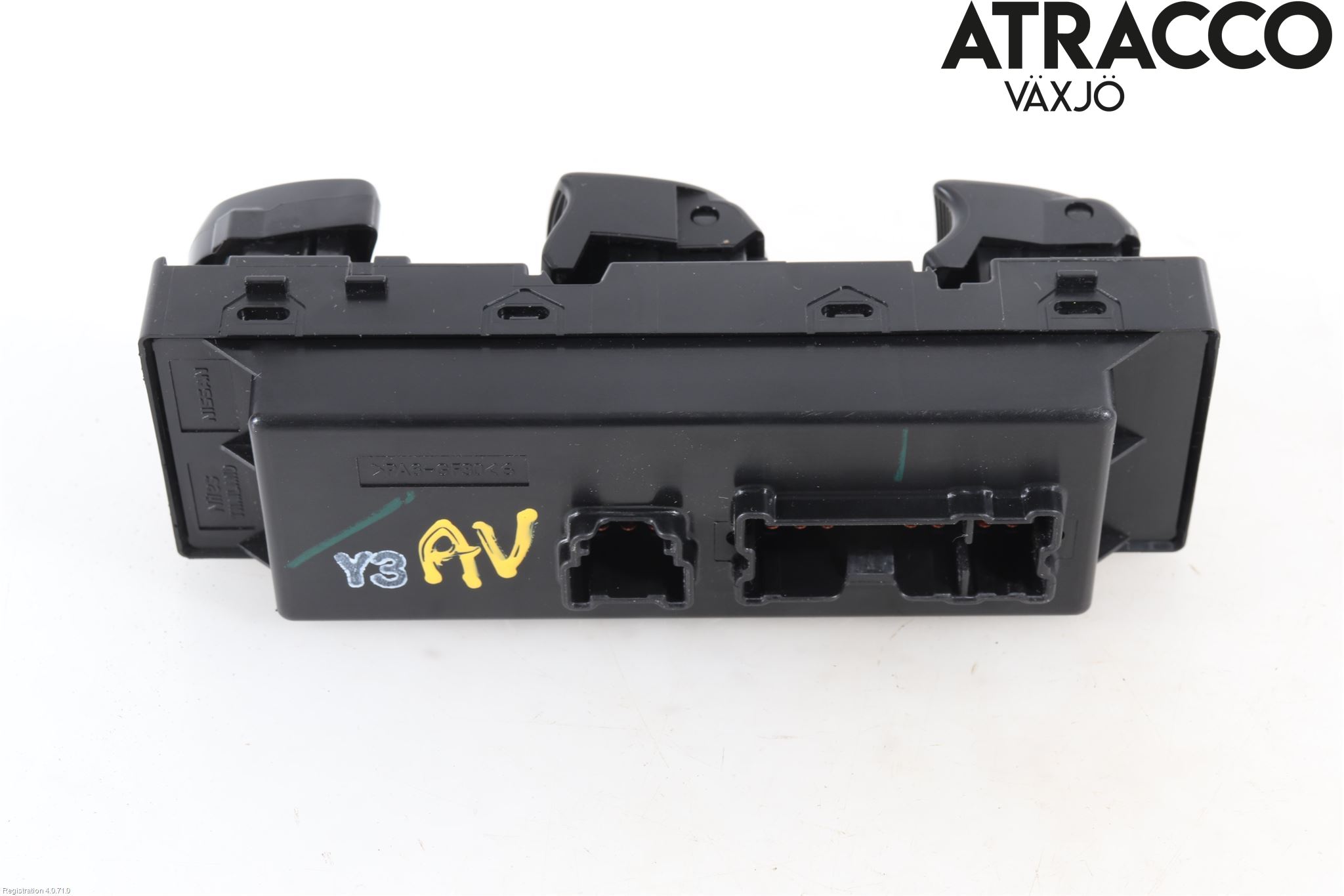 Nissan X-TRAIL 14-21 Bryter Vindusheis