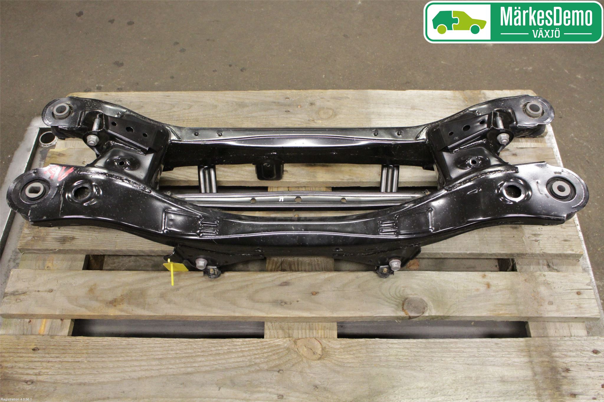 Toyota AURIS 13-19 Bakaksel Feste Travers-Ramme