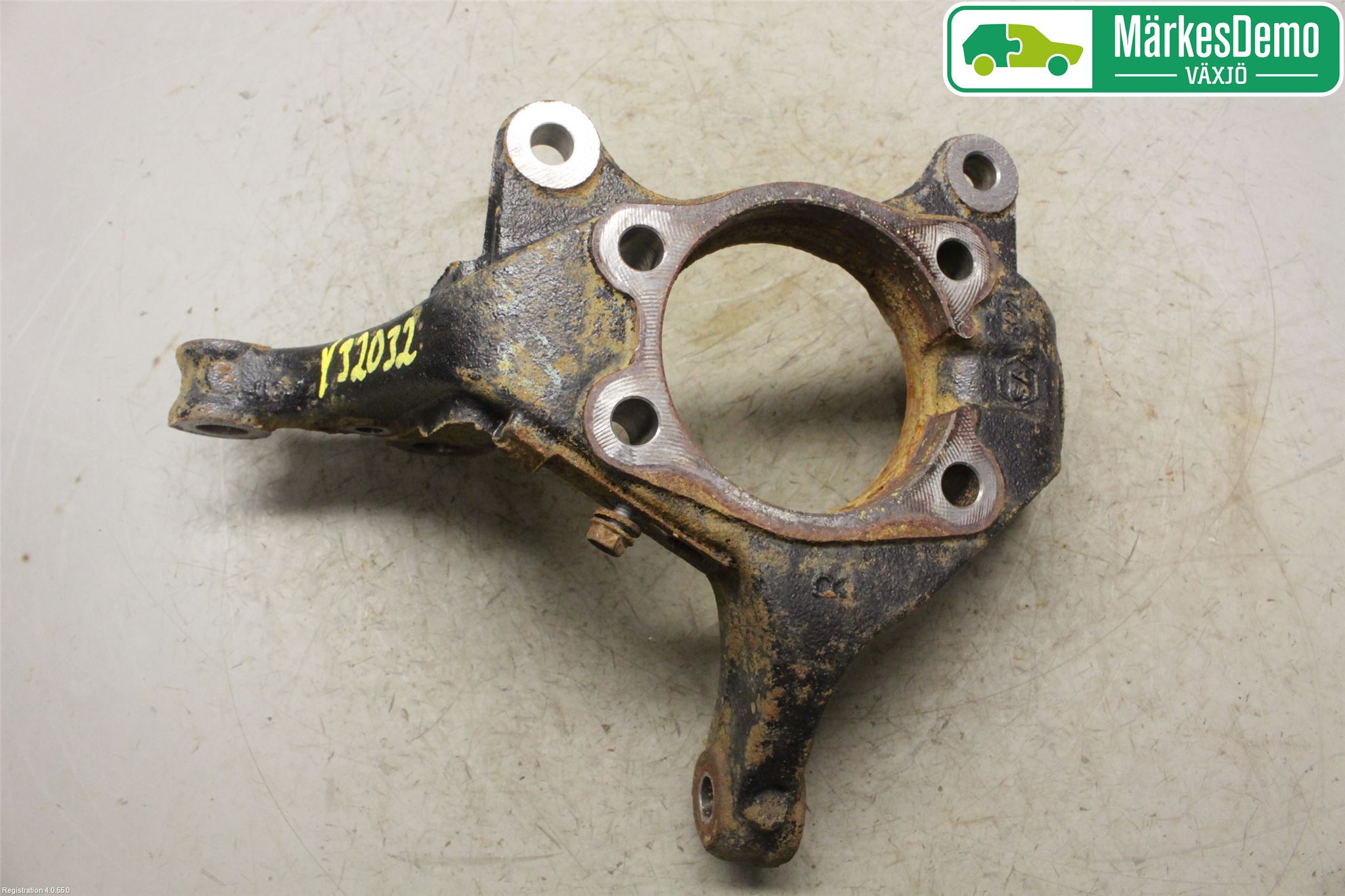 Toyota AURIS 13-19 Spindel Hf
