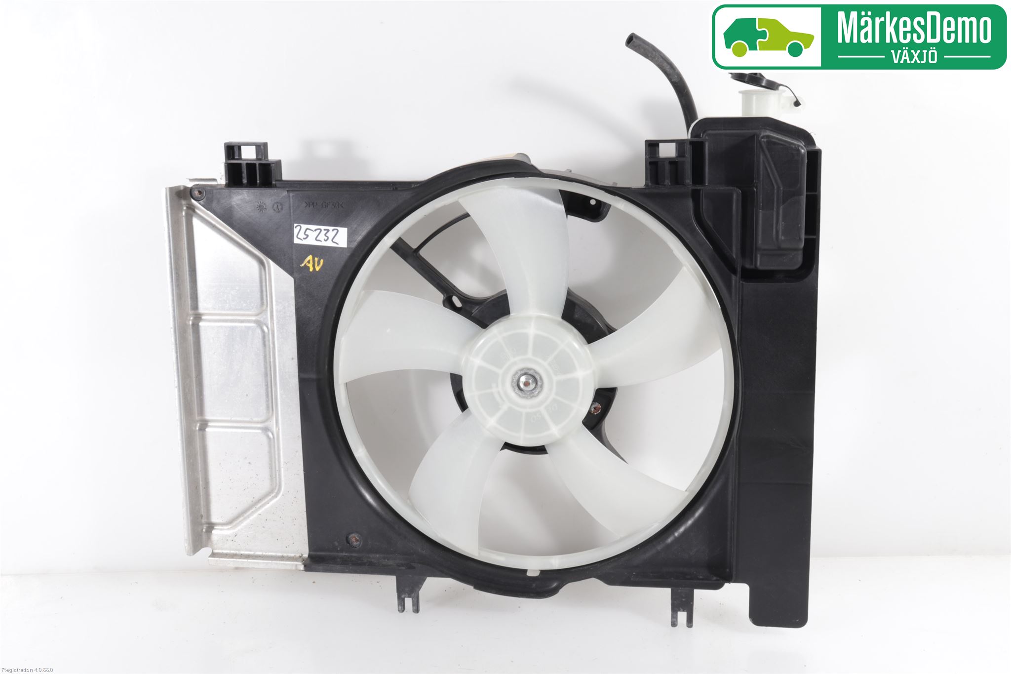 Toyota YARIS XP130 12-14 Kjølevifte-Radiator Hus-Kåpe