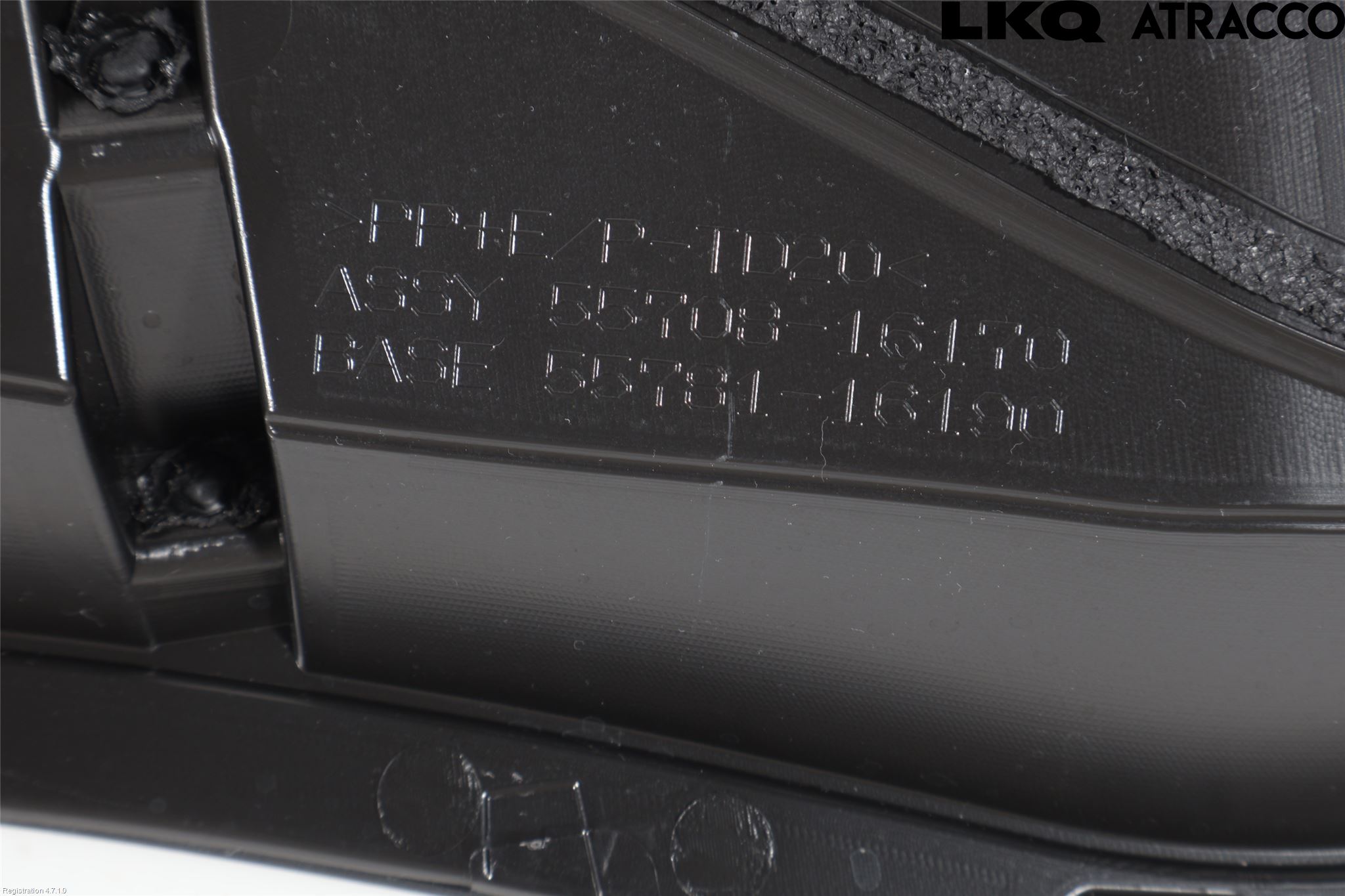 Toyota COROLLA CROSS XG10 22- Visker Deksel-Grill-Under Frr
