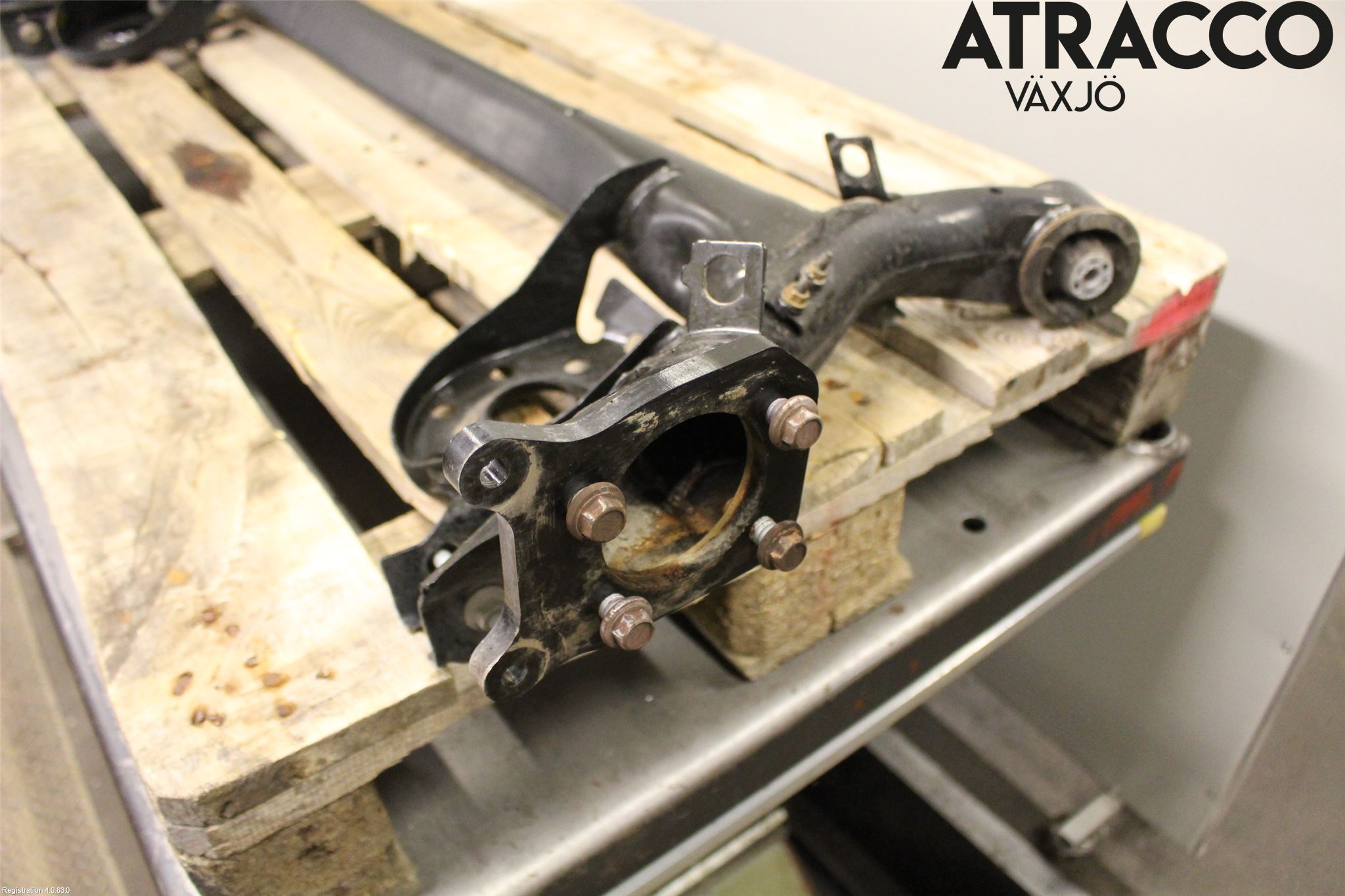Toyota YARIS XP130 15-20 Bakaksel Feste Travers-Ramme
