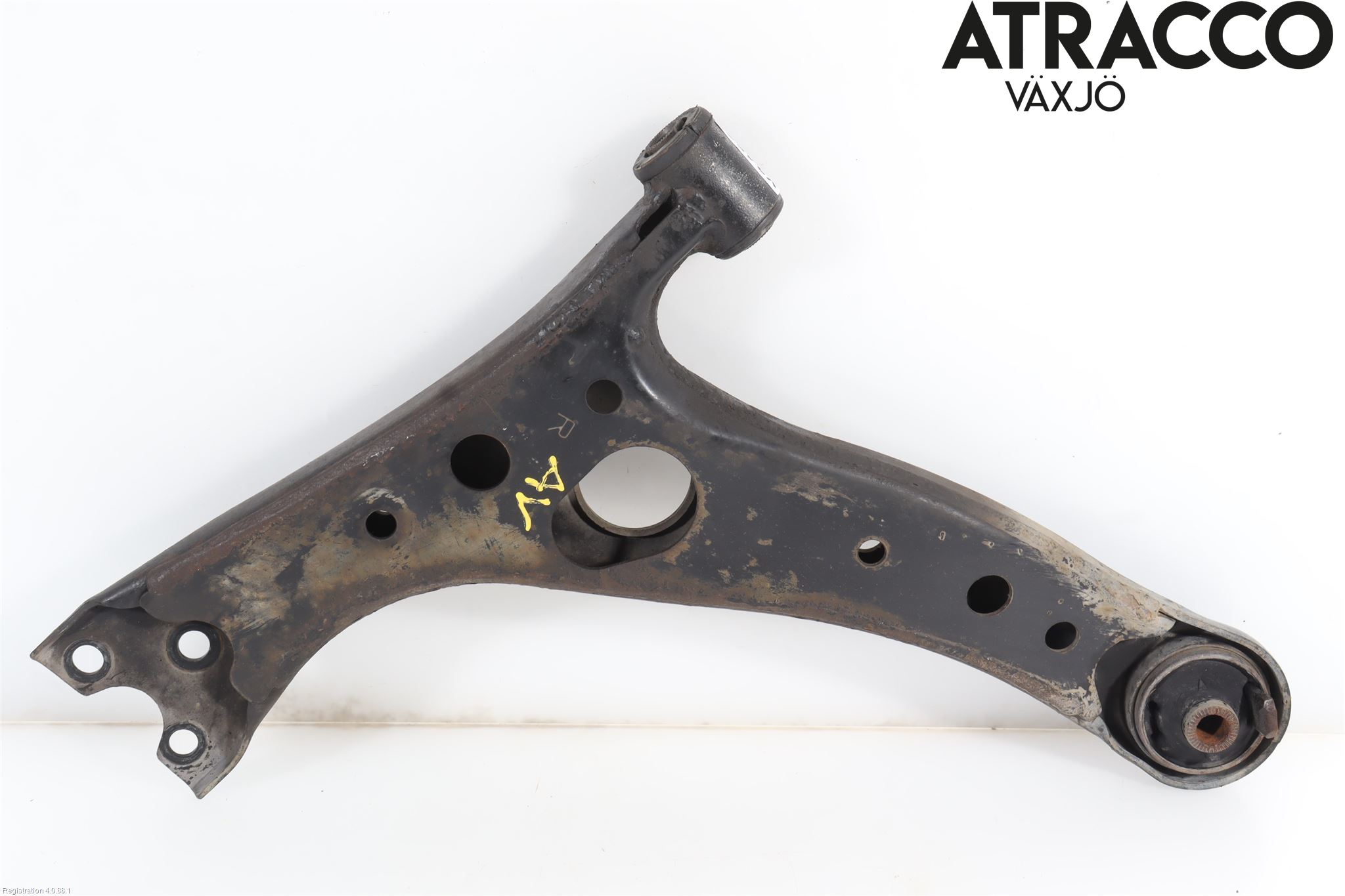 Toyota RAV 4 00-06 Bærearm Foran Høyre Nedre