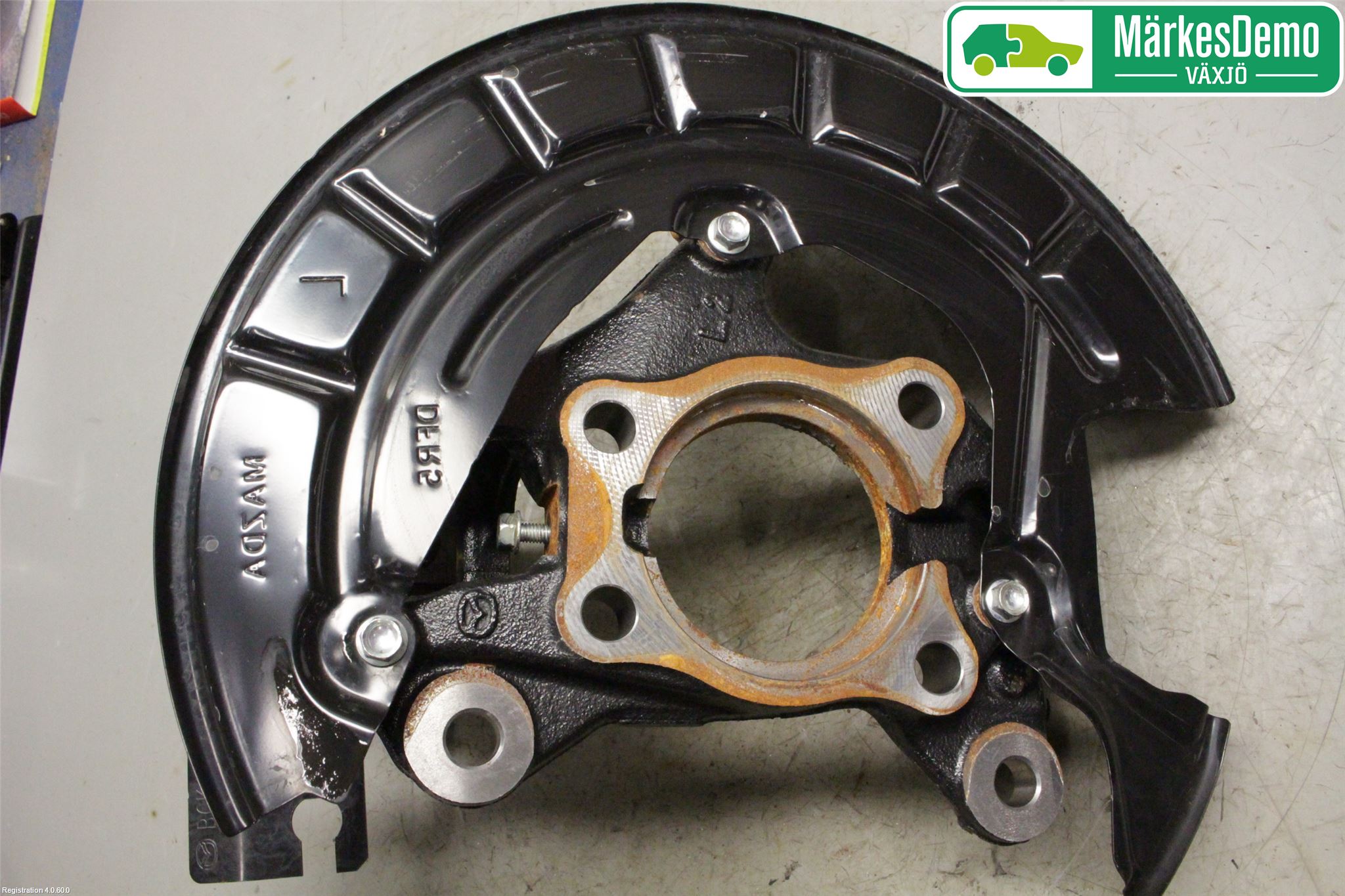 Mazda CX-30 20- Spindel Vf