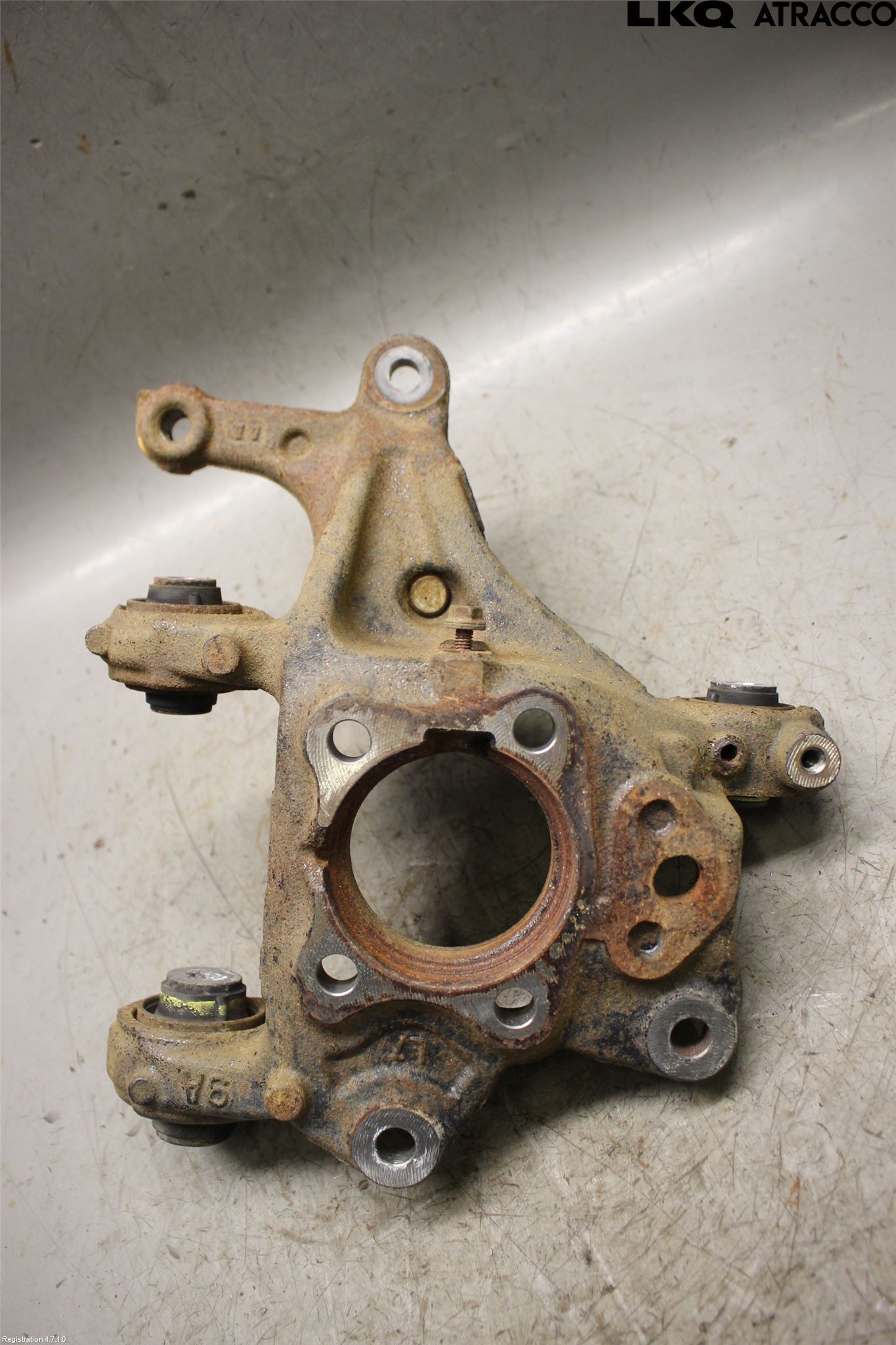 Toyota COROLLA CROSS XG10 22- Spindel Vb