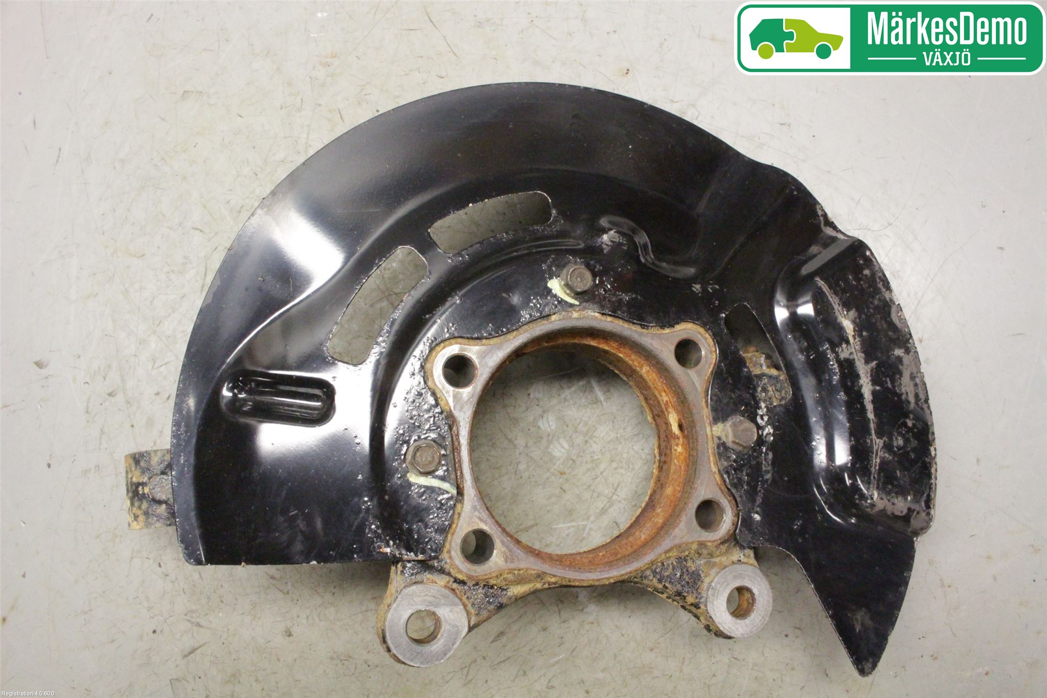 Hyundai TUCSON 05- Spindel Vf