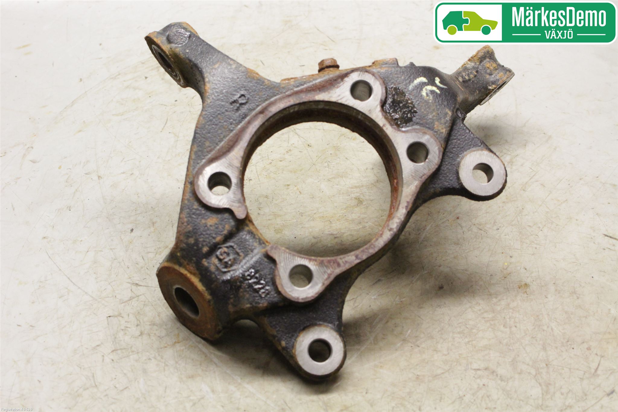 Toyota AURIS 13-19 Spindel Hf