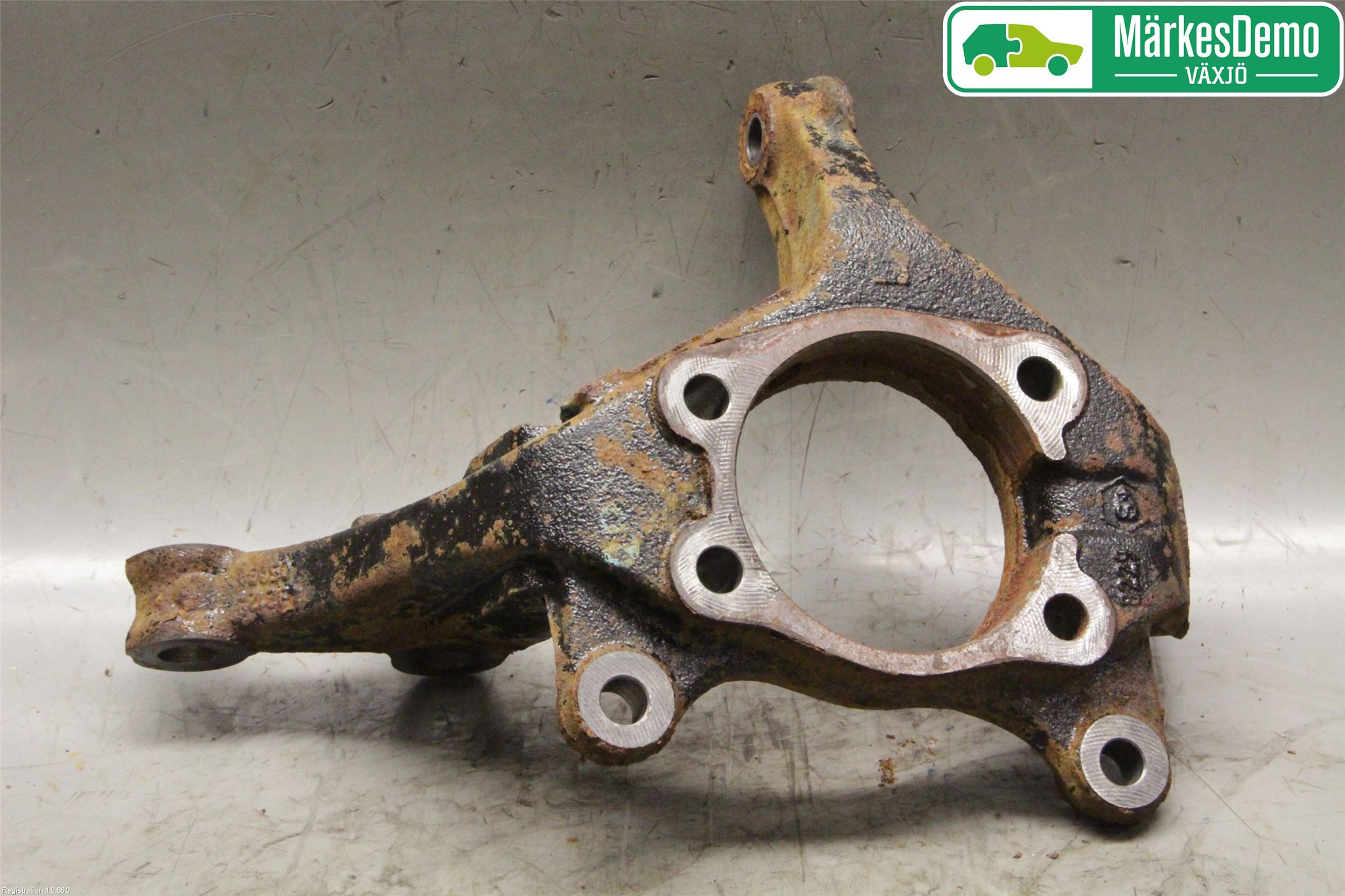 Toyota AVENSIS 09-15 Spindel Vf