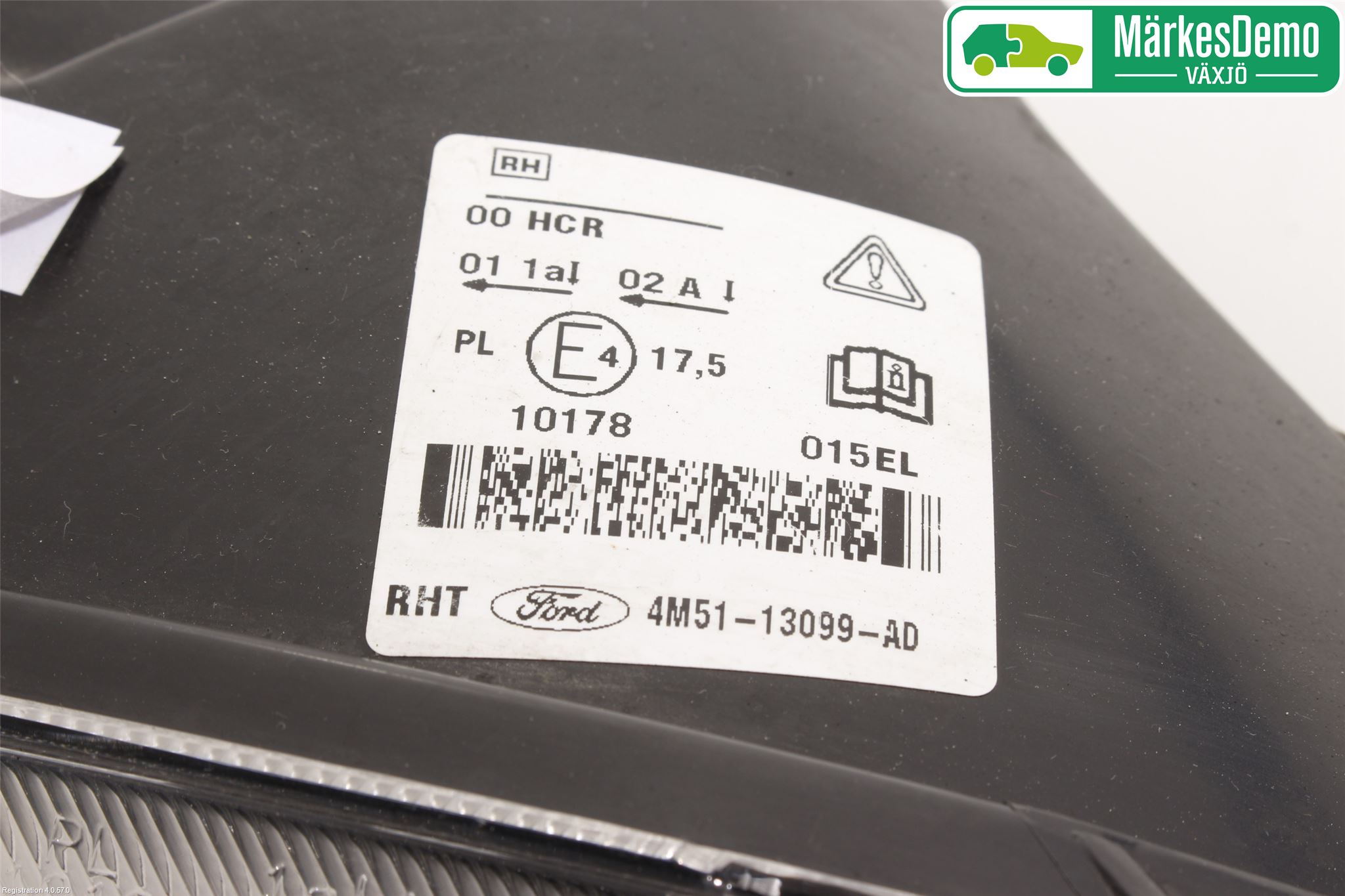Ford FOCUS     04-07 Frontlykt Høyre