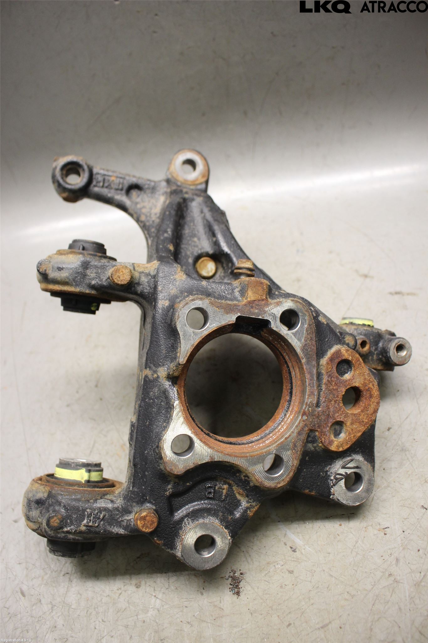 Toyota COROLLA CROSS XG10 22- Spindel Vb