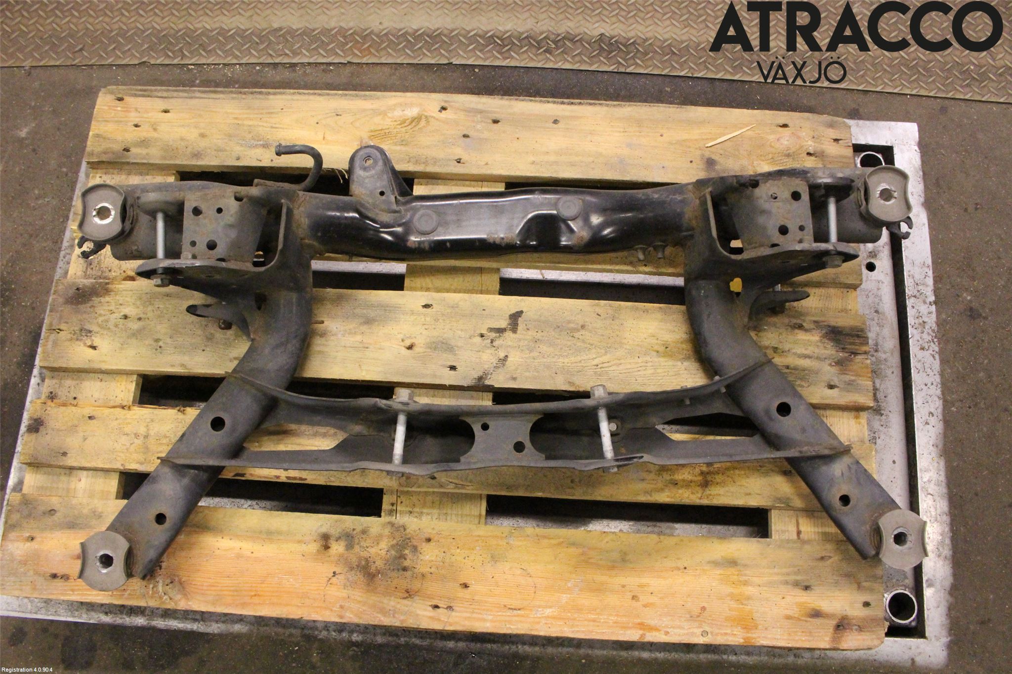 Volkswagen VW TIGUAN 16-24 Bakaksel Feste Travers-Ramme